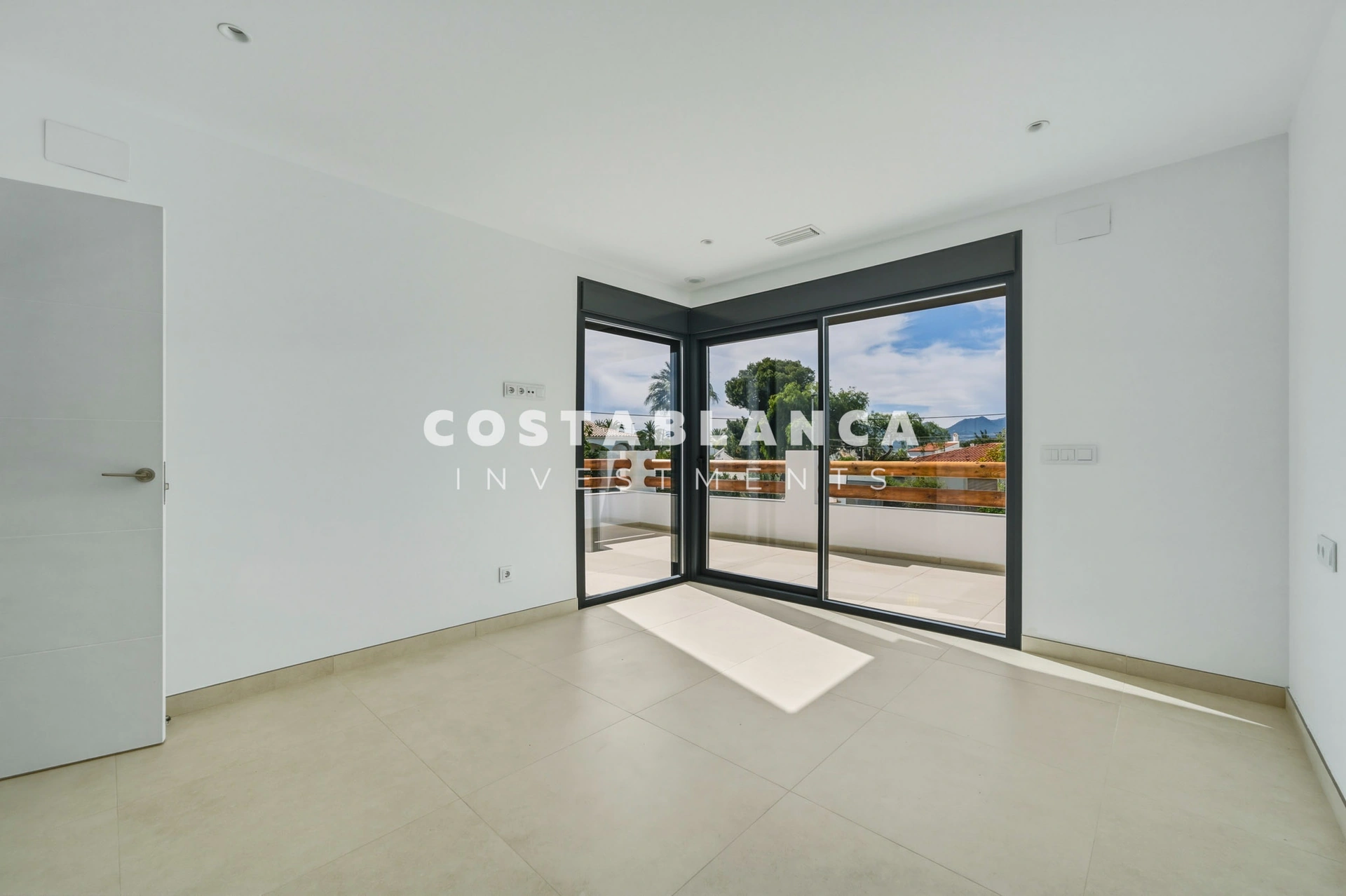 Villa for sale in Albir, Alicante
