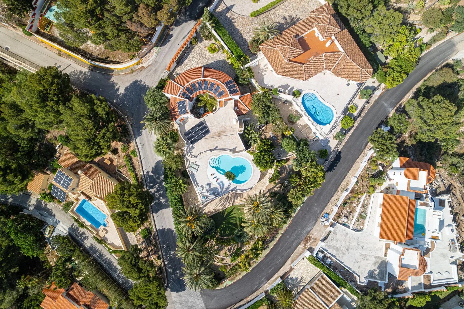 ELEGANT VILLA WITH PANORAMIC SEA VIEWS FOR SALE IN ALTEA