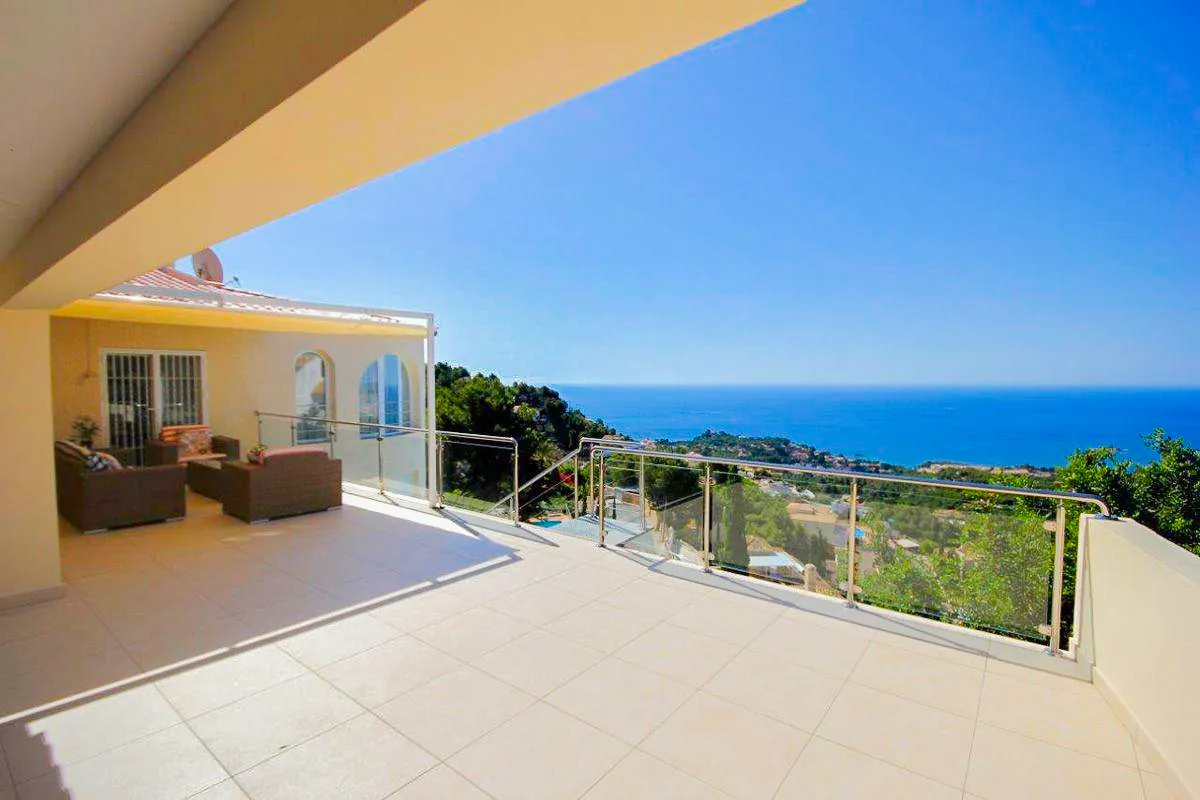 Villa for sale in Altea, Alicante