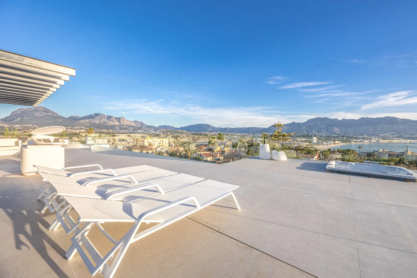 Villa for sale in Albir, Alicante