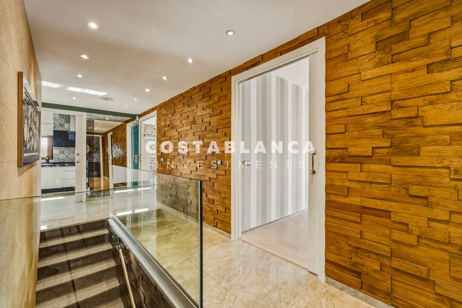 Premium 5-bedroom villa with pool and sea views for sale in La Nucía.
