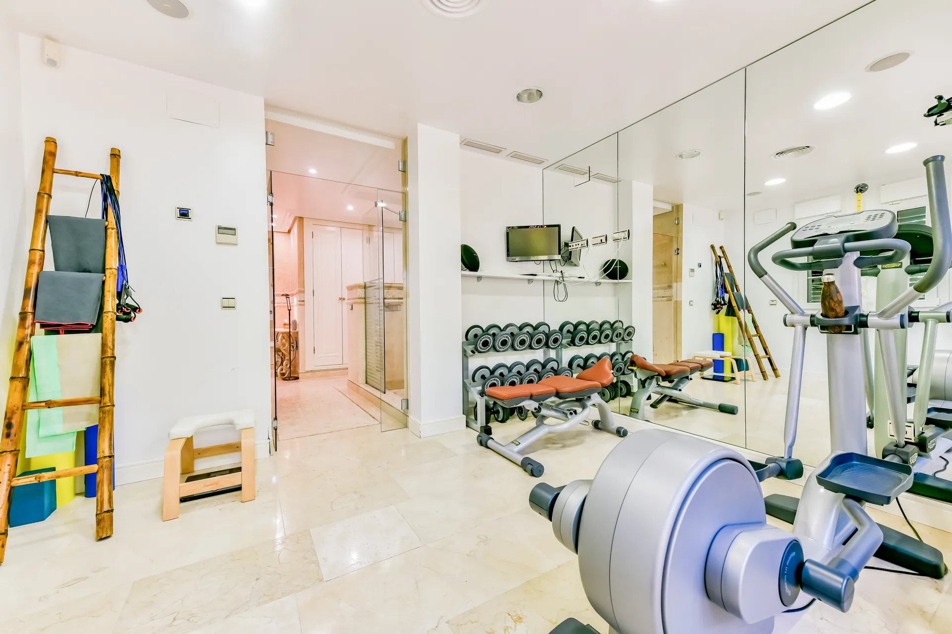 Luxury Mediterranean Villa near Golf Club for Sale in Altea la Vella