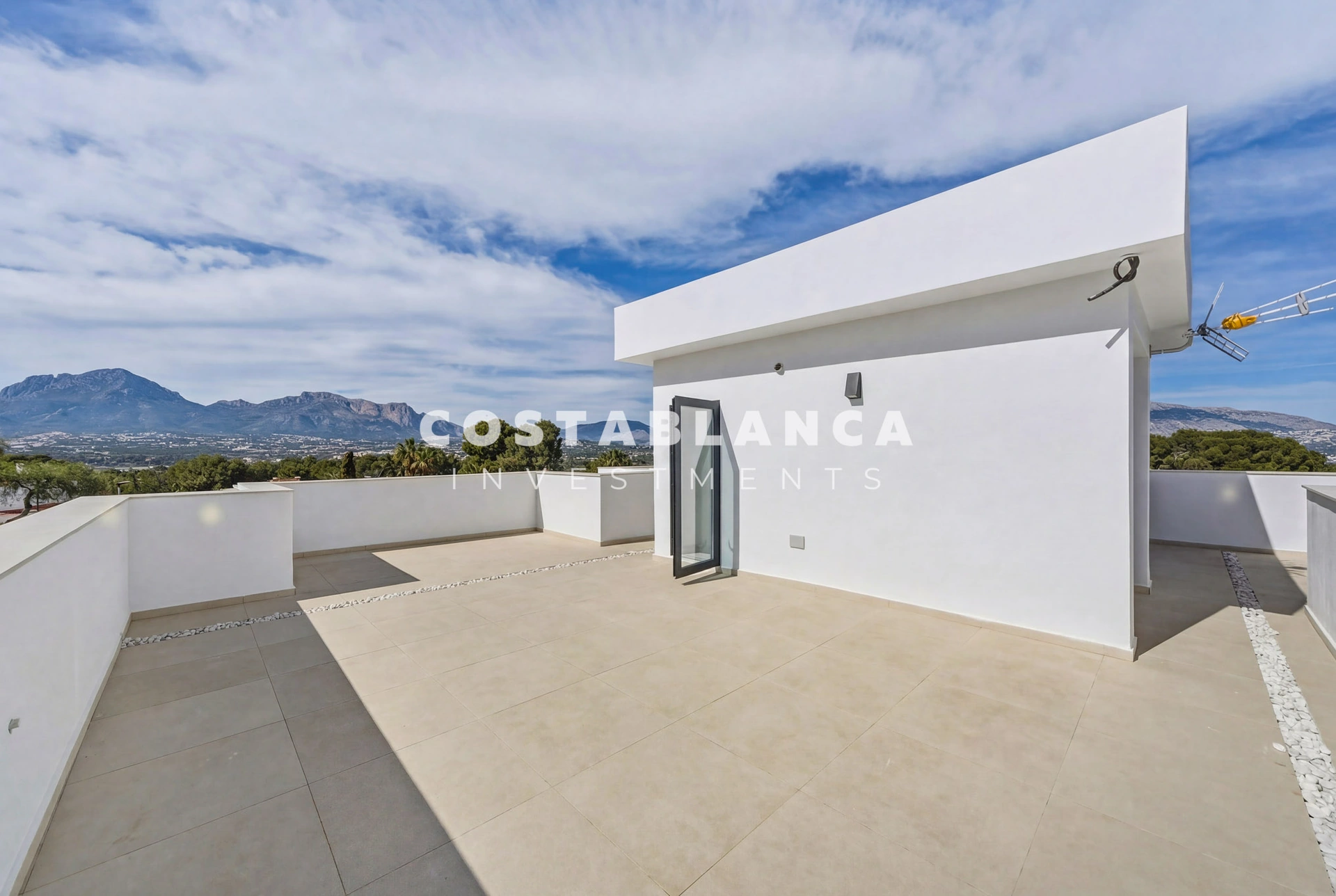 Villa for sale in Albir, Alicante