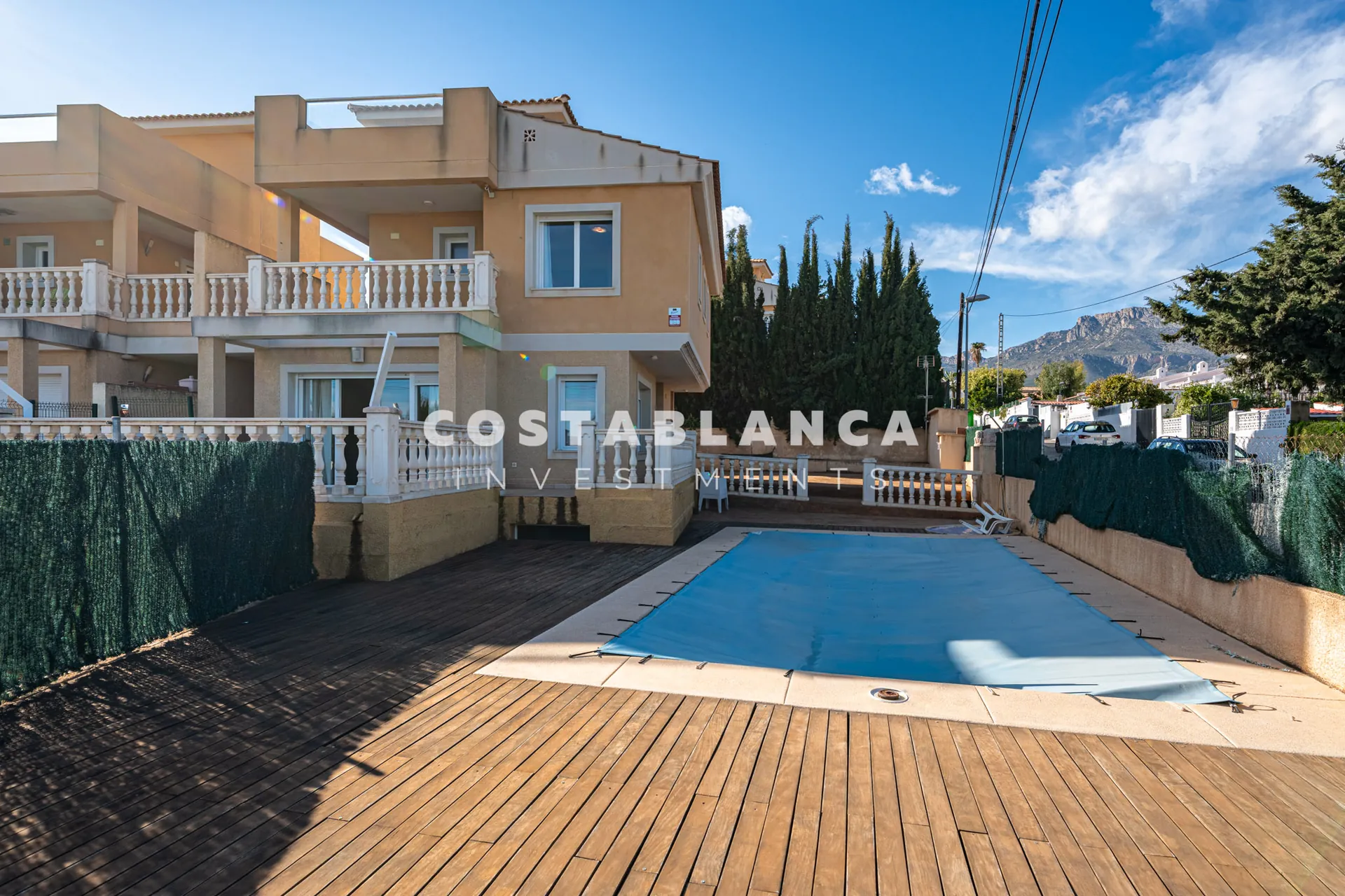 Villa for sale in La Nucía, Alicante