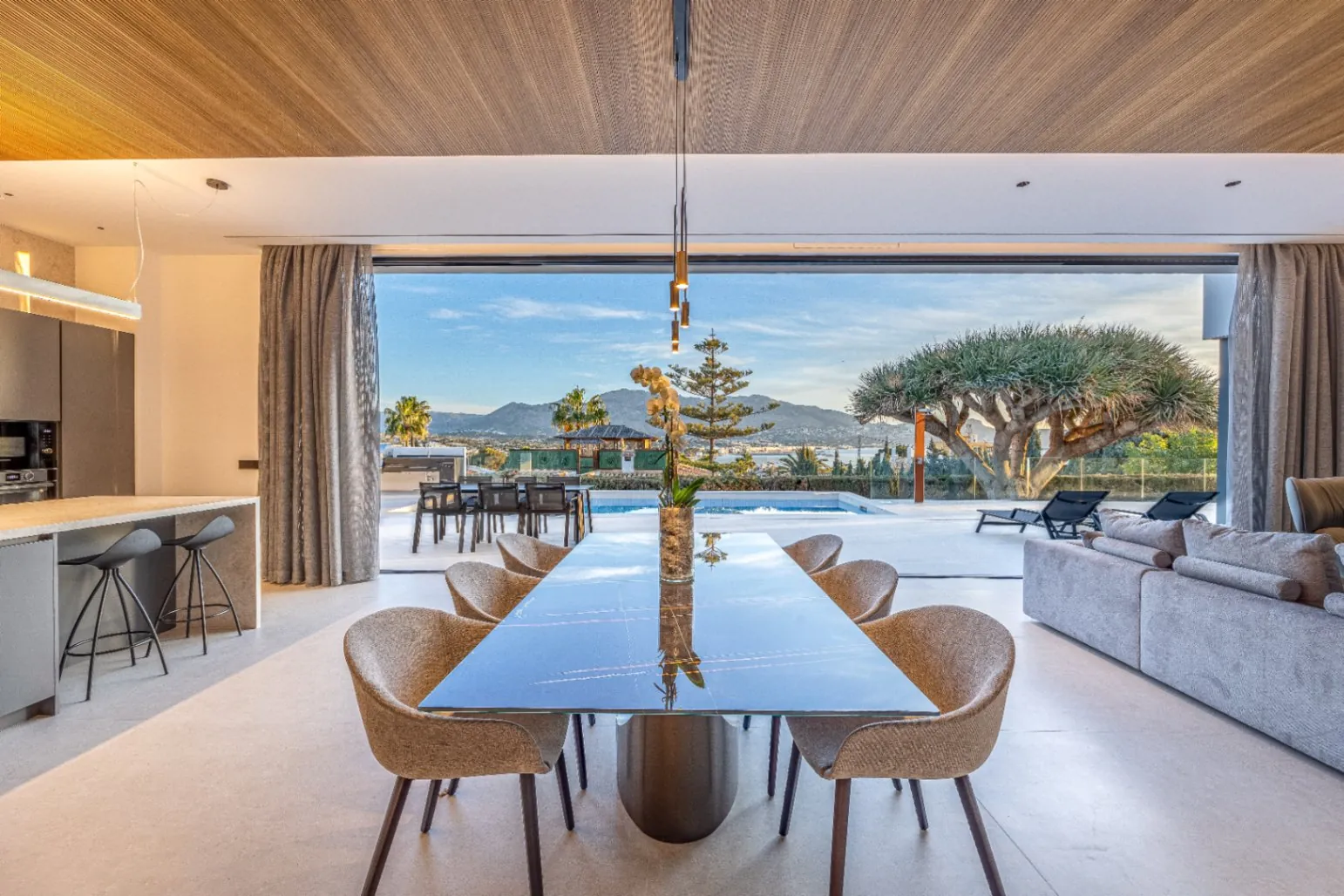 Villa for sale in Albir, Alicante