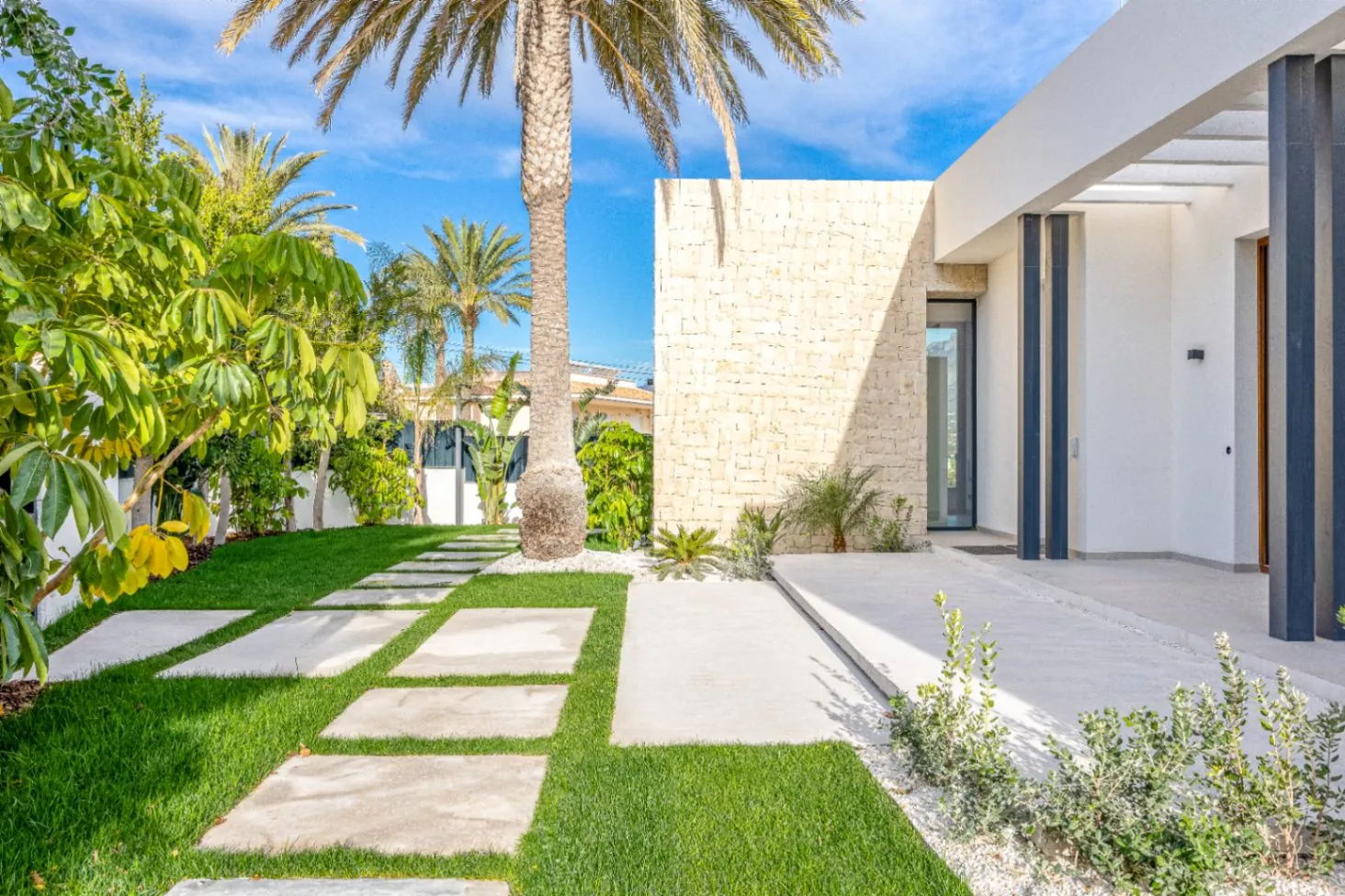 Villa for sale in Albir, Alicante