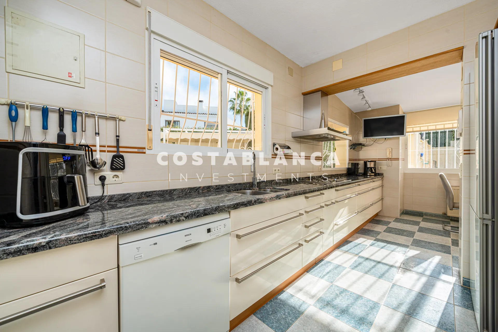 Single Floor Villa with Pool and Solar Panels in Quiet Area of L’Albir