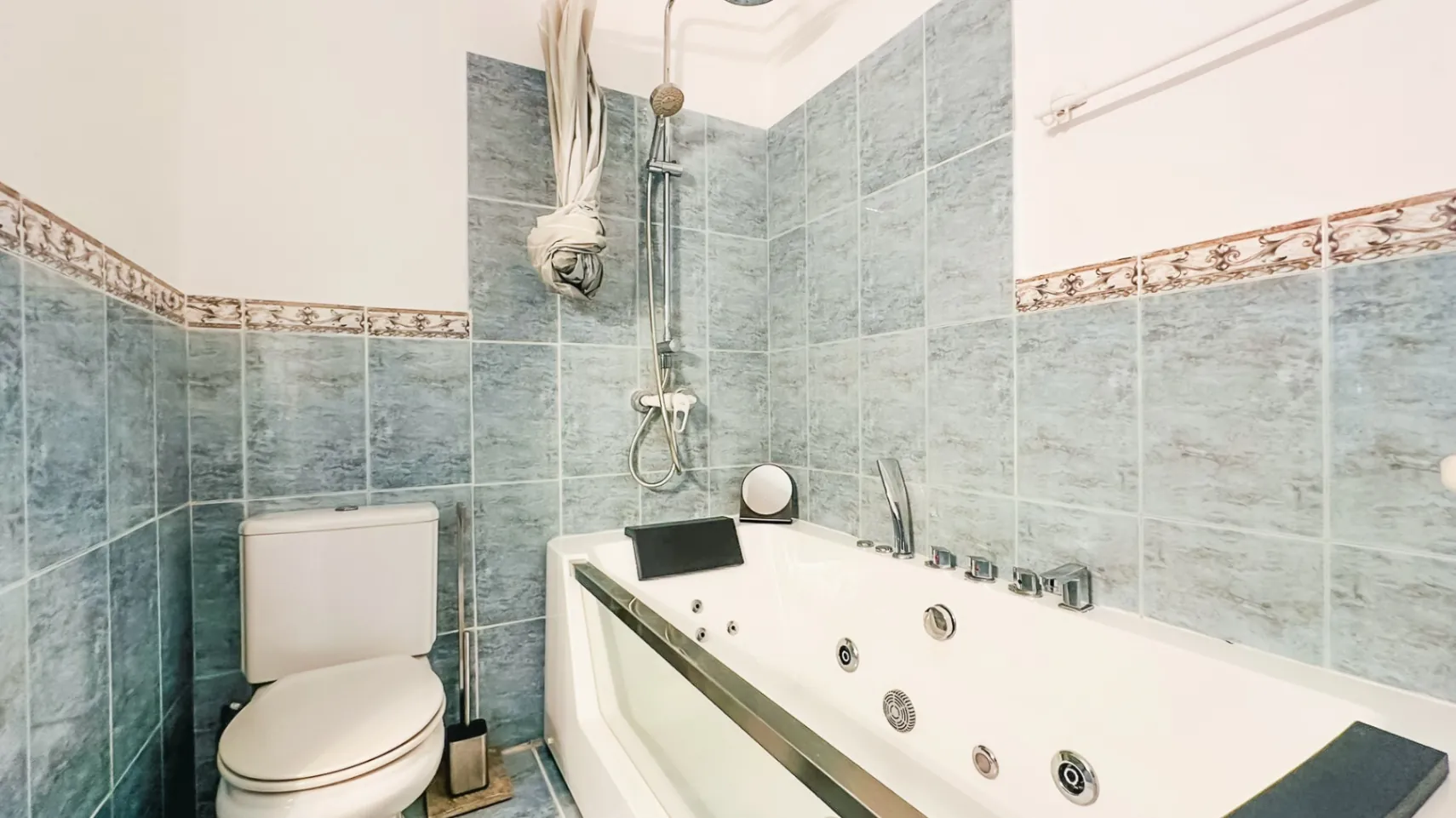 Villa In La Nucia With Pool and Garden For sale