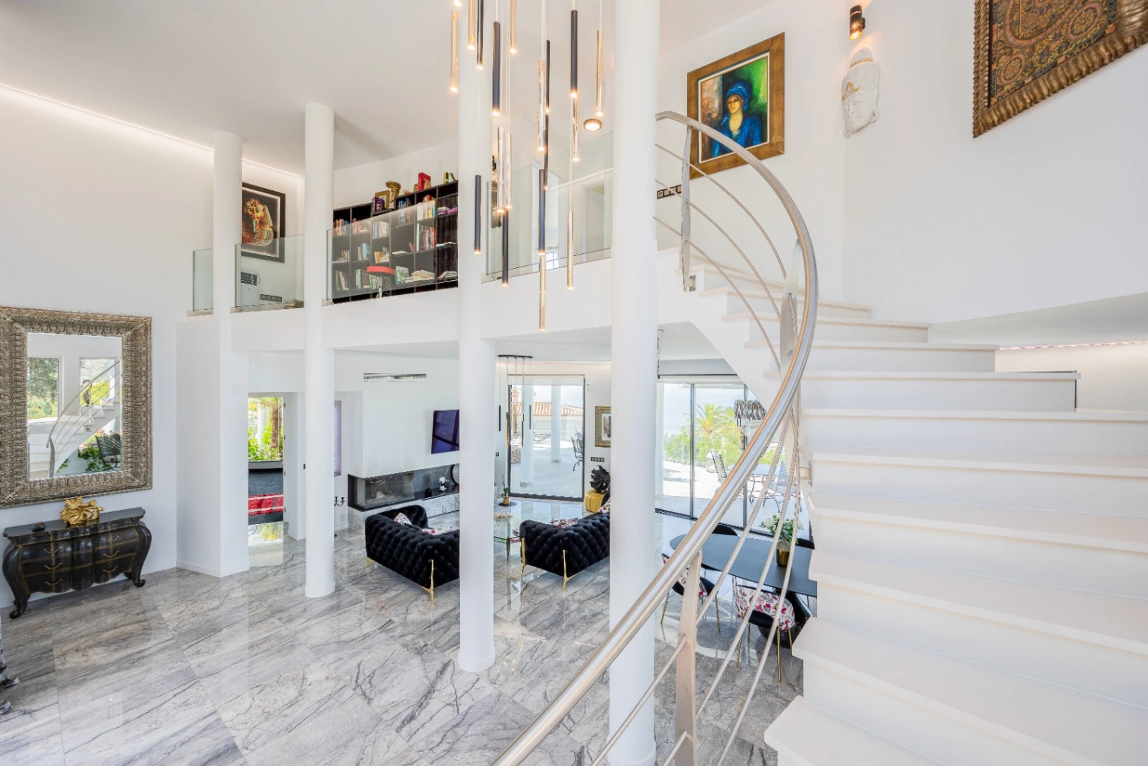 Luxury Villa with Spacious Garage and Sea Views for Sale in Altea la Vella