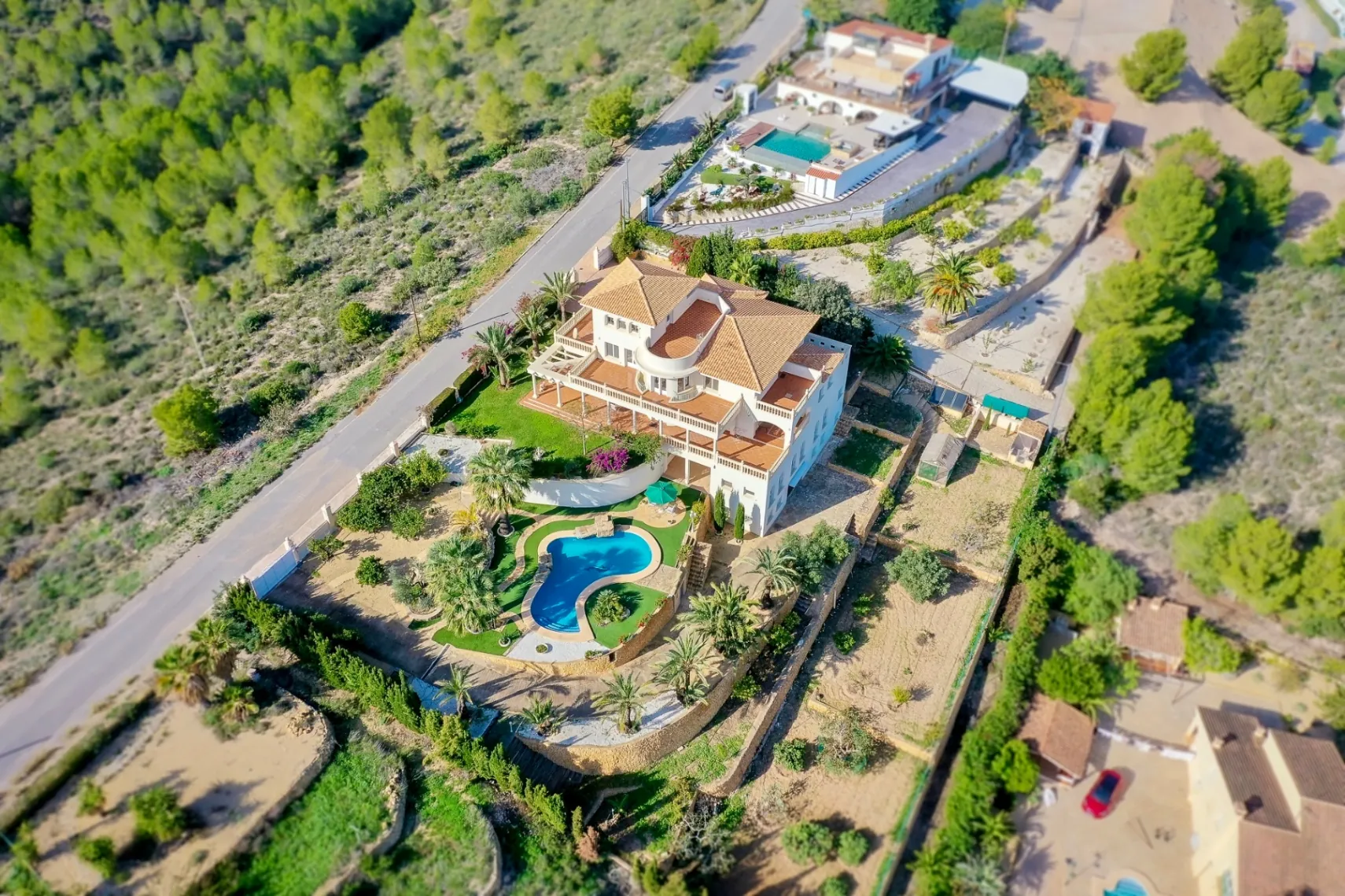 Villa for sale in Benidorm with sea Views and large Plot