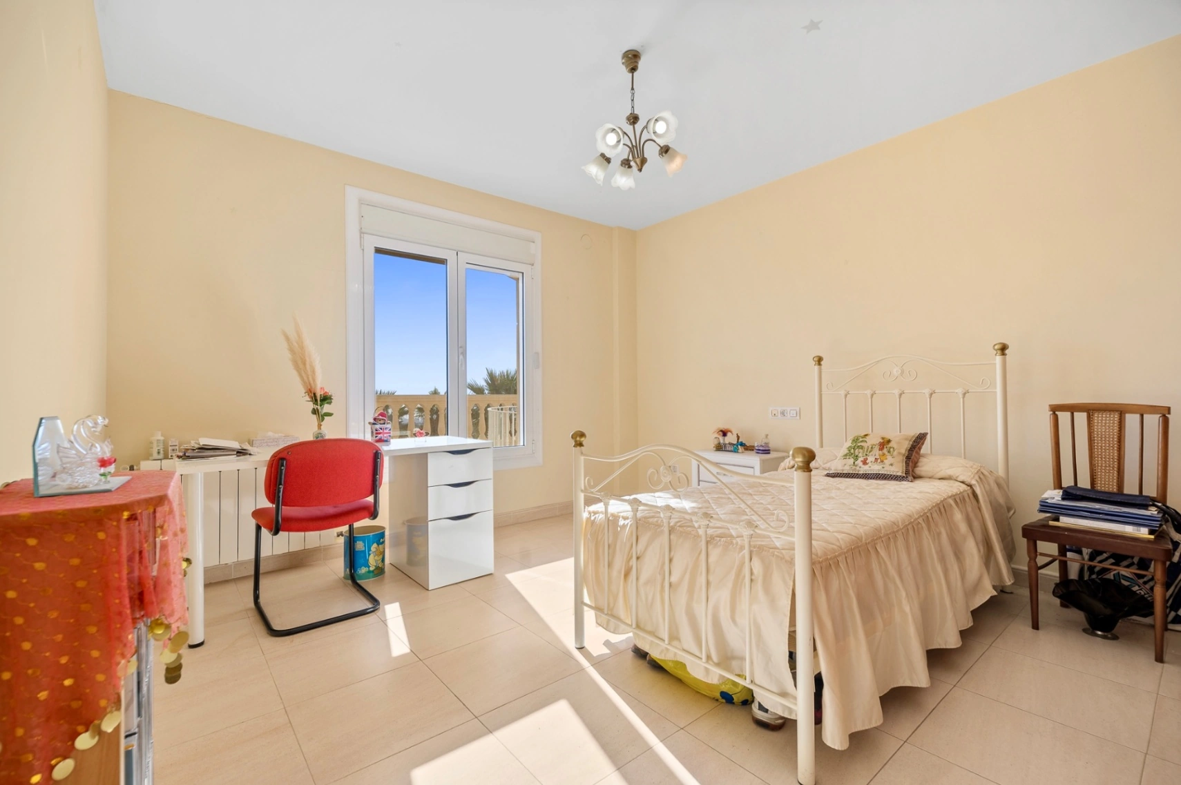 Villa for sale in Benidorm with sea Views and large Plot