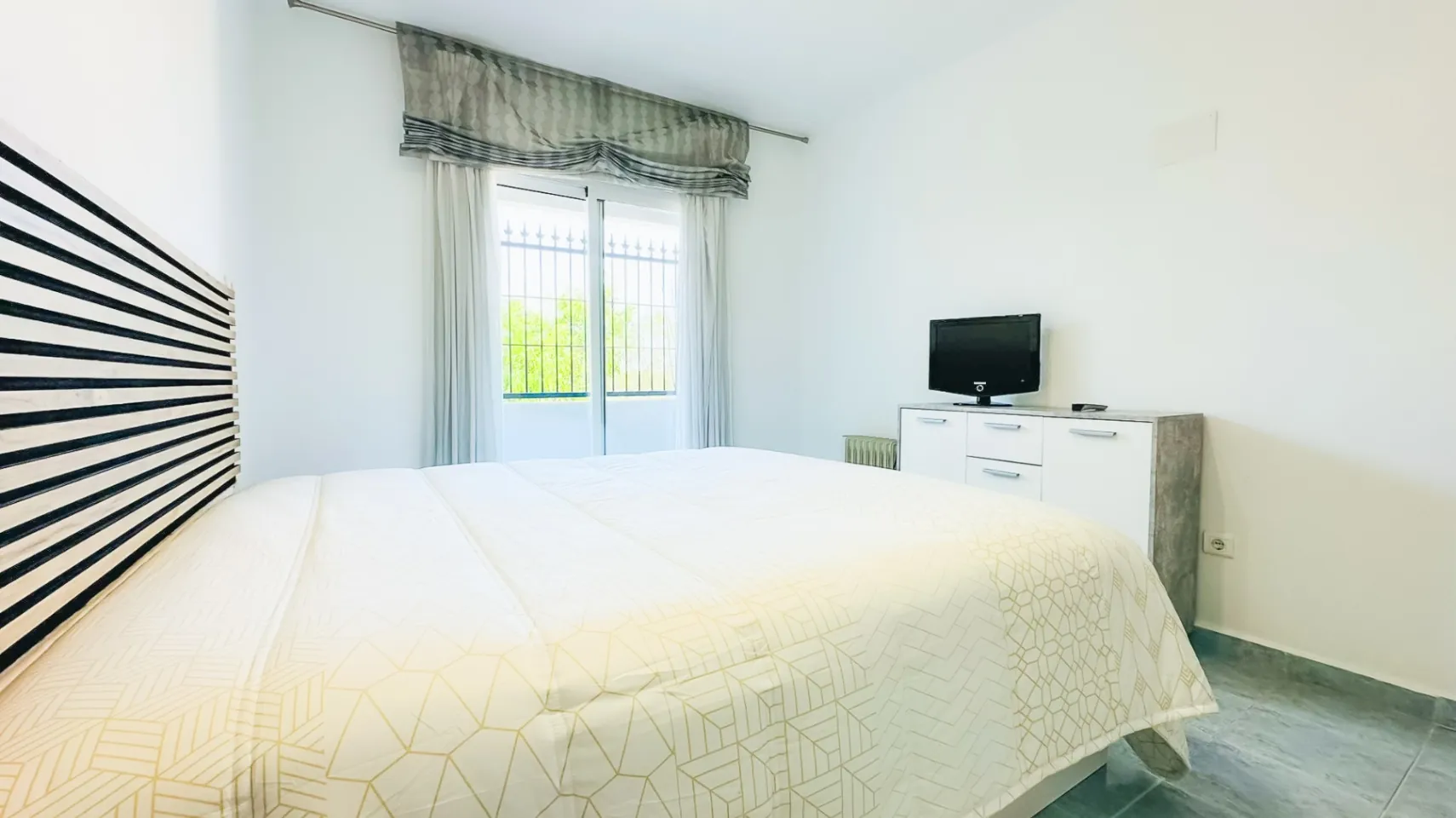Villa In La Nucia With Pool and Garden For sale