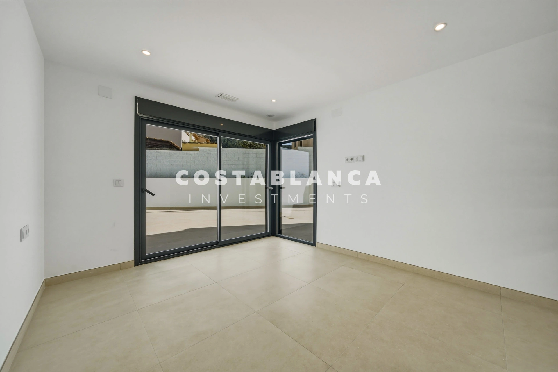 Villa for sale in Albir, Alicante