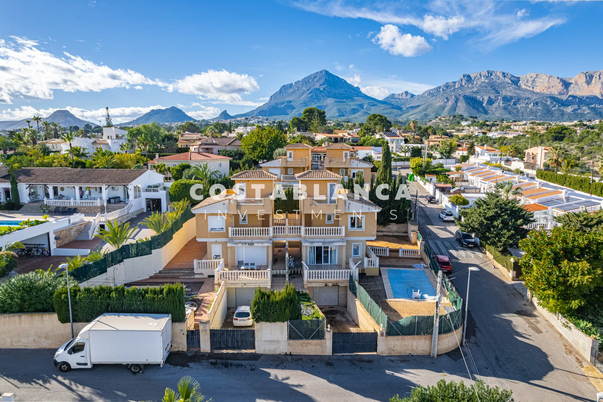 Villa for sale in La Nucía, Alicante