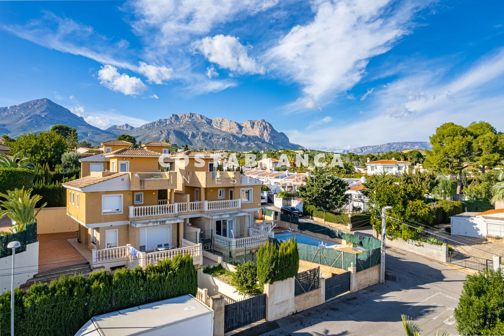Villa for sale in La Nucía, Alicante