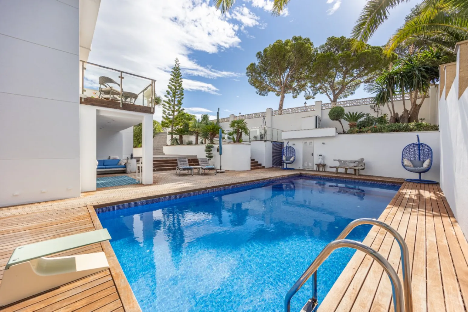 Stunning Villa with Mountain Views for Sale in Altea La Vella