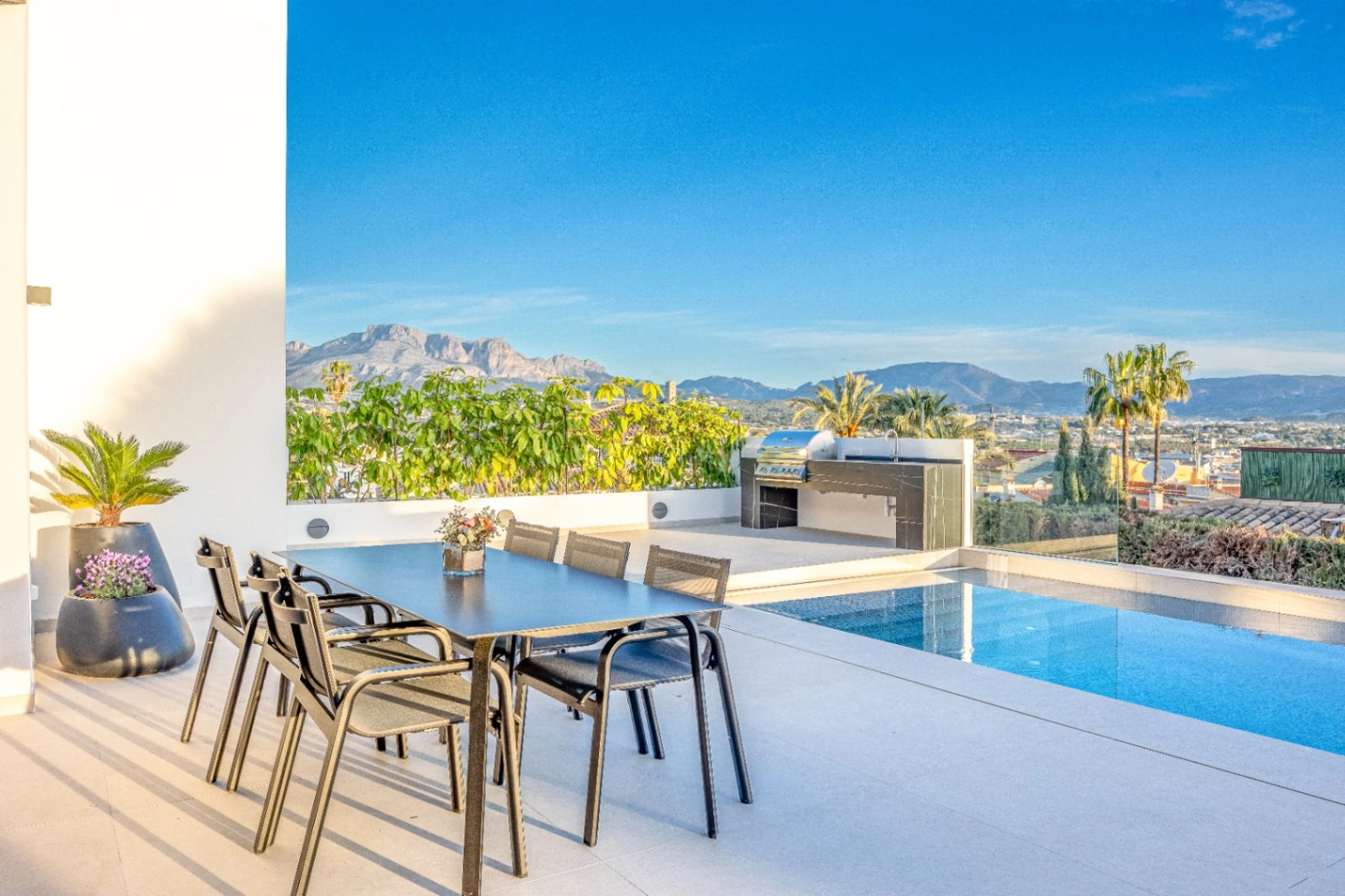 Villa for sale in Albir, Alicante