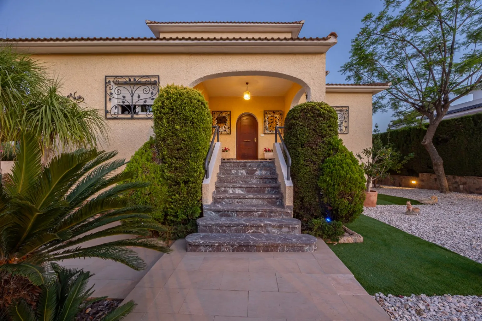 Villa for sale in Benidorm, Alicante