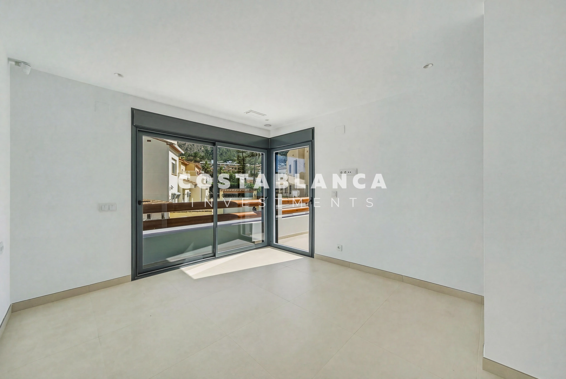 Villa for sale in Albir, Alicante