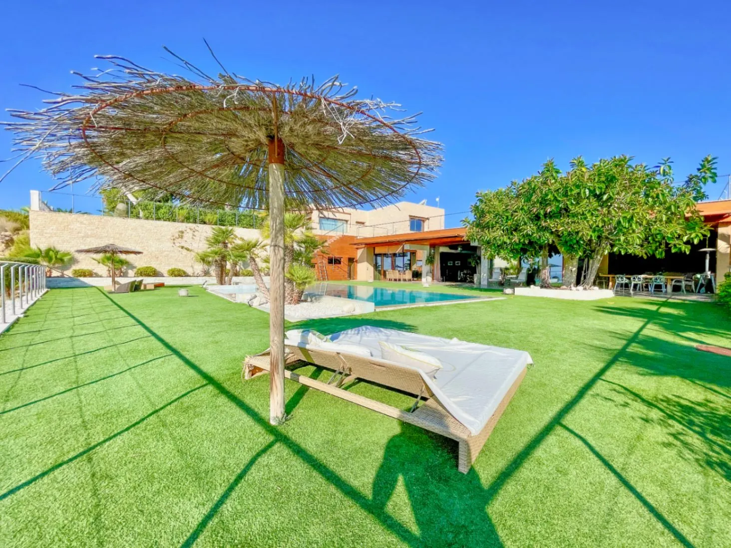 Villa for sale in El Campello, Alicante