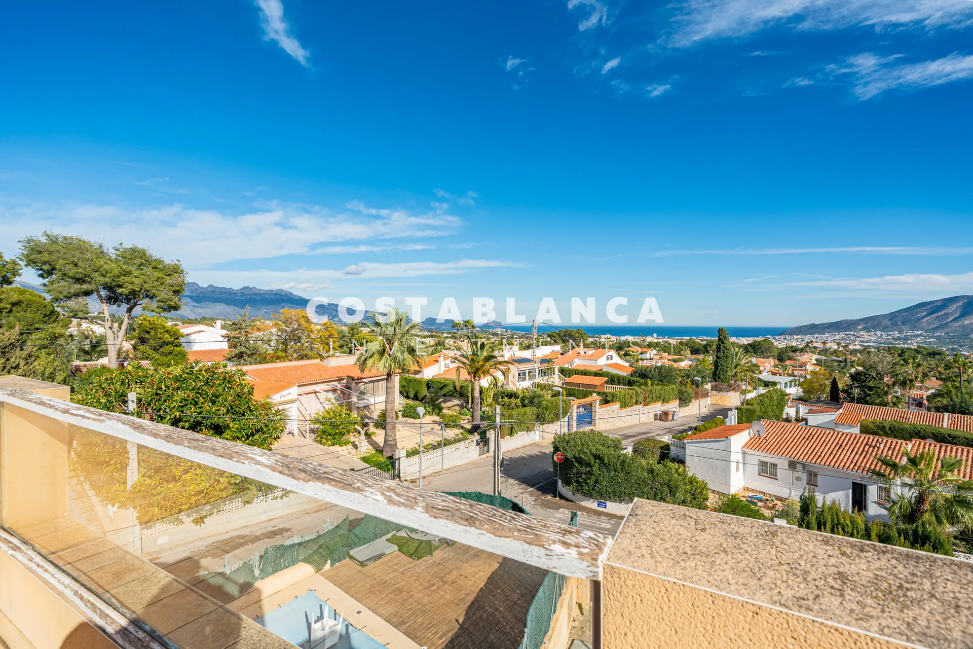 Villa for sale in La Nucía, Alicante