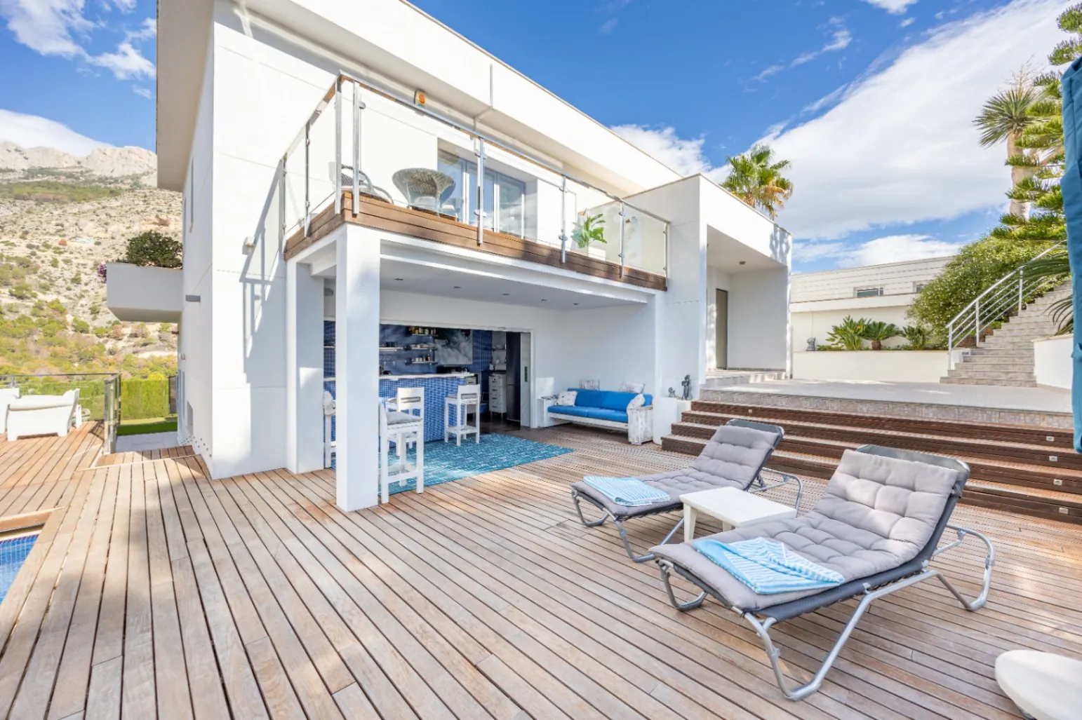 Stunning Villa with Mountain Views for Sale in Altea La Vella