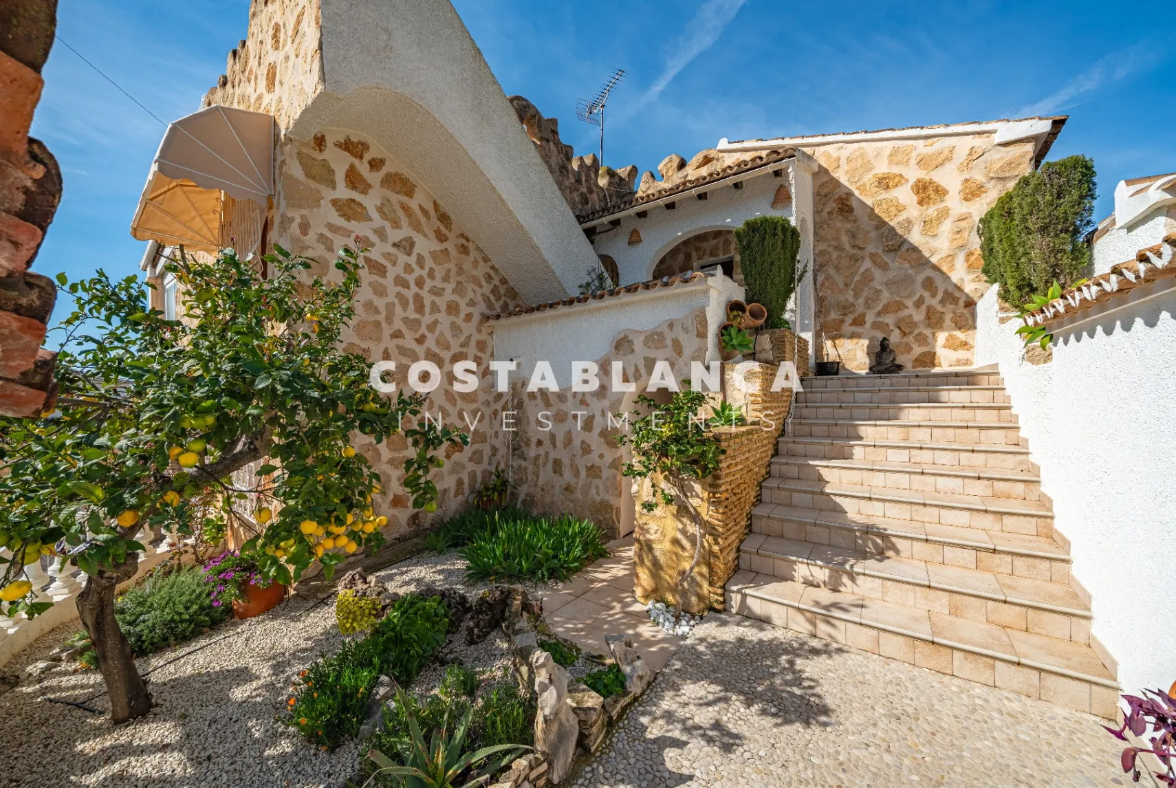 Villa for sale in Moraira, Alicante