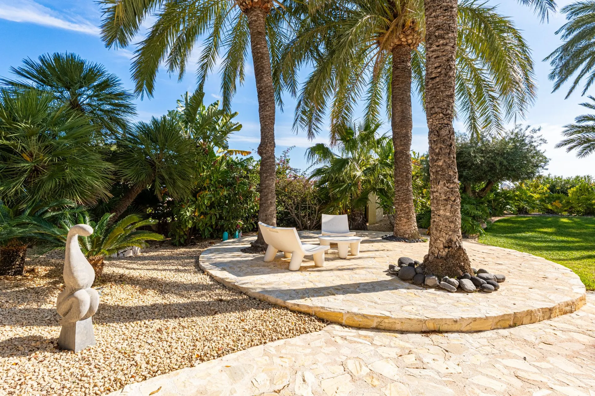 ELEGANT VILLA WITH PANORAMIC SEA VIEWS FOR SALE IN ALTEA