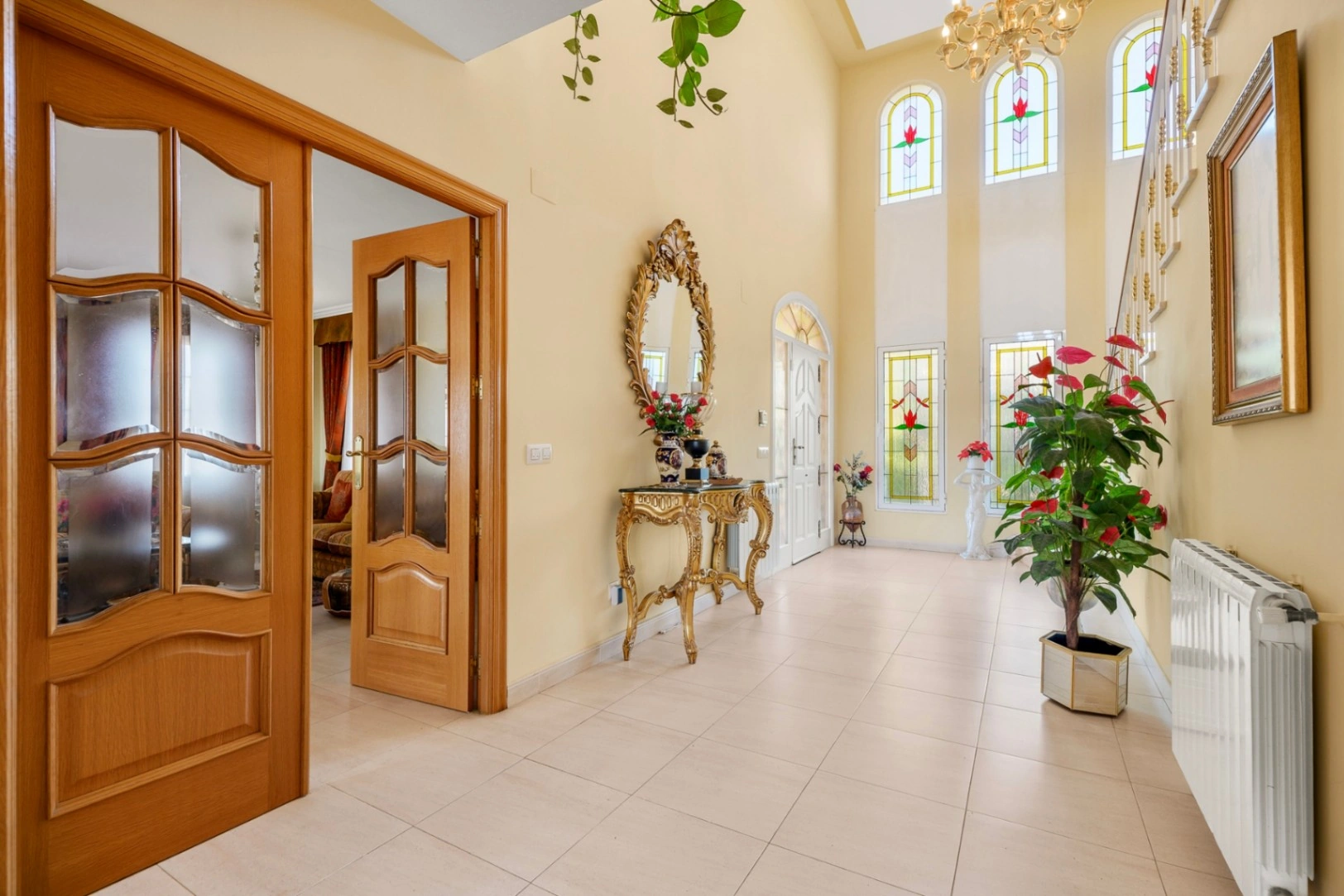 Villa for sale in Benidorm with sea Views and large Plot