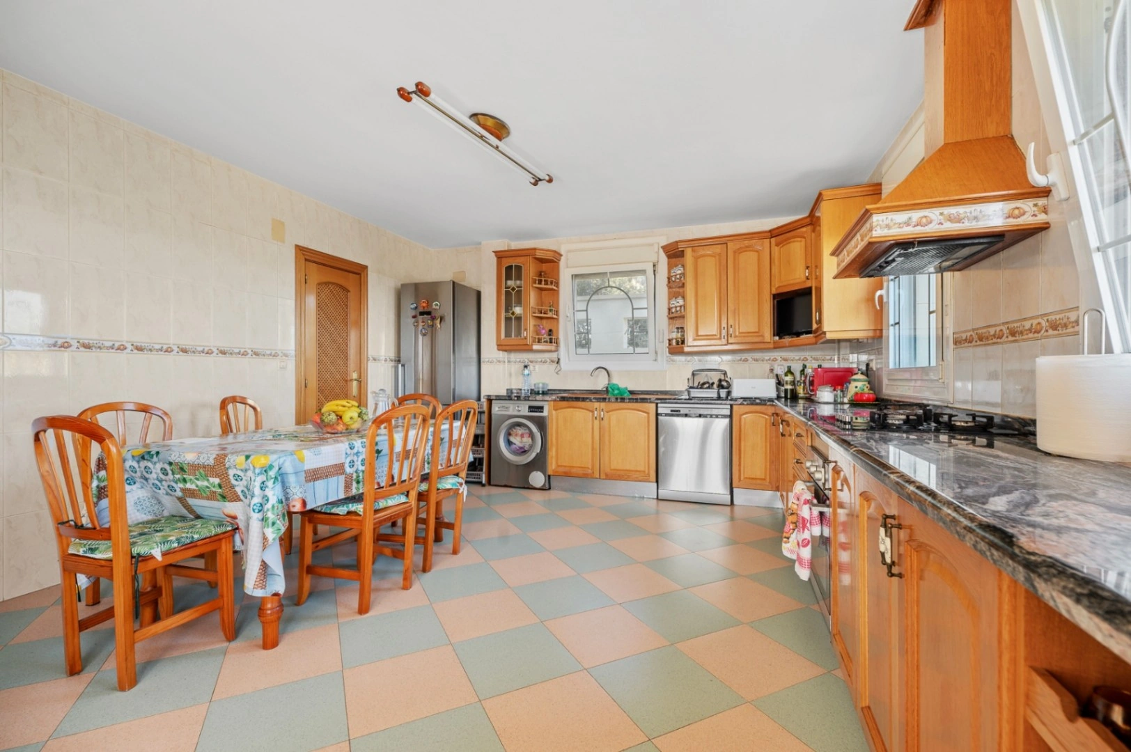 Villa for sale in Benidorm with sea Views and large Plot