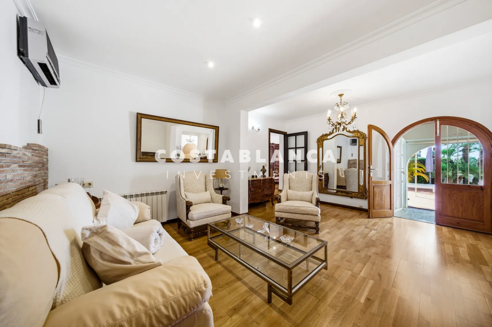 Villa for sale in Moraira, Alicante