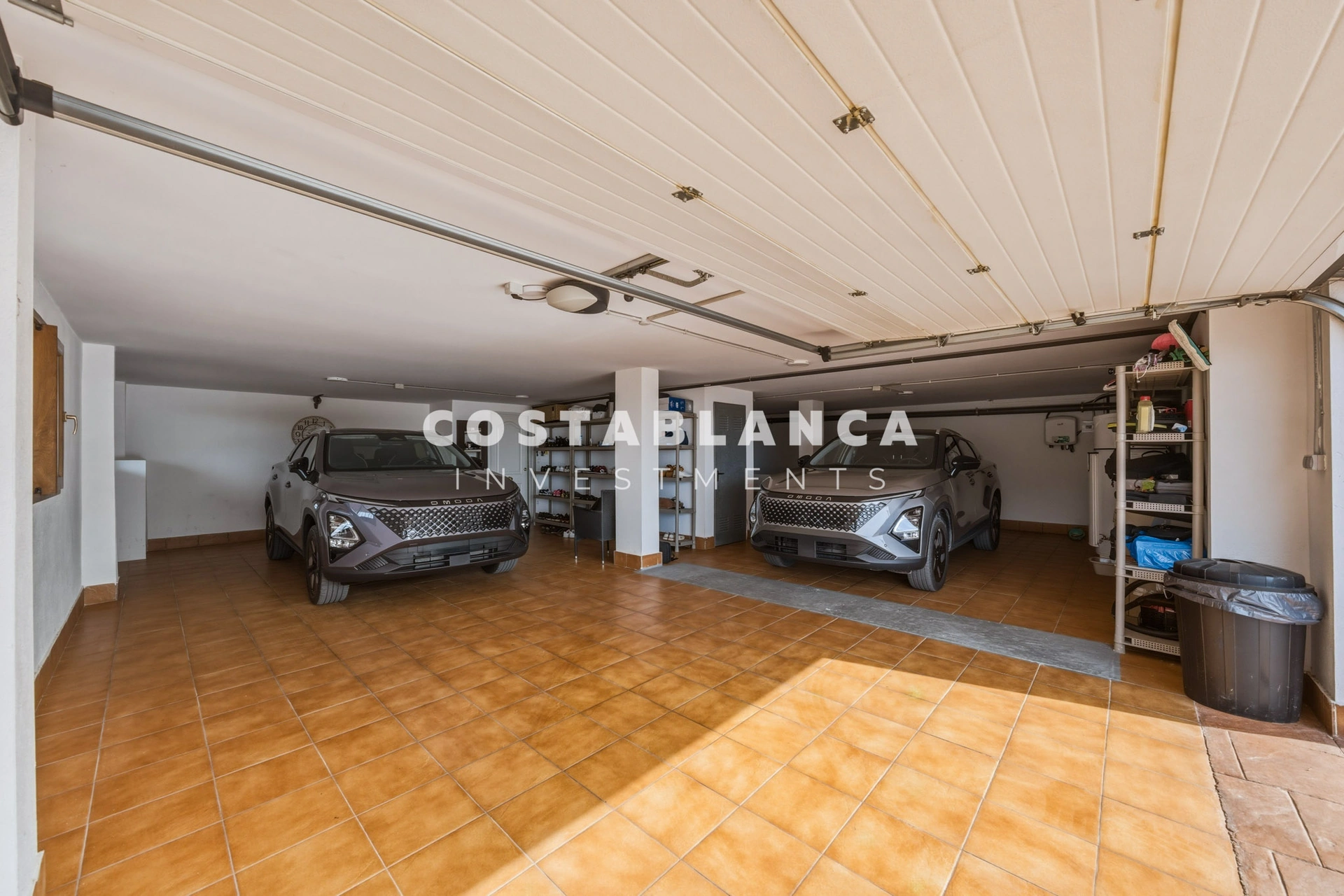 Premium 5-bedroom villa with pool and sea views for sale in La Nucía.