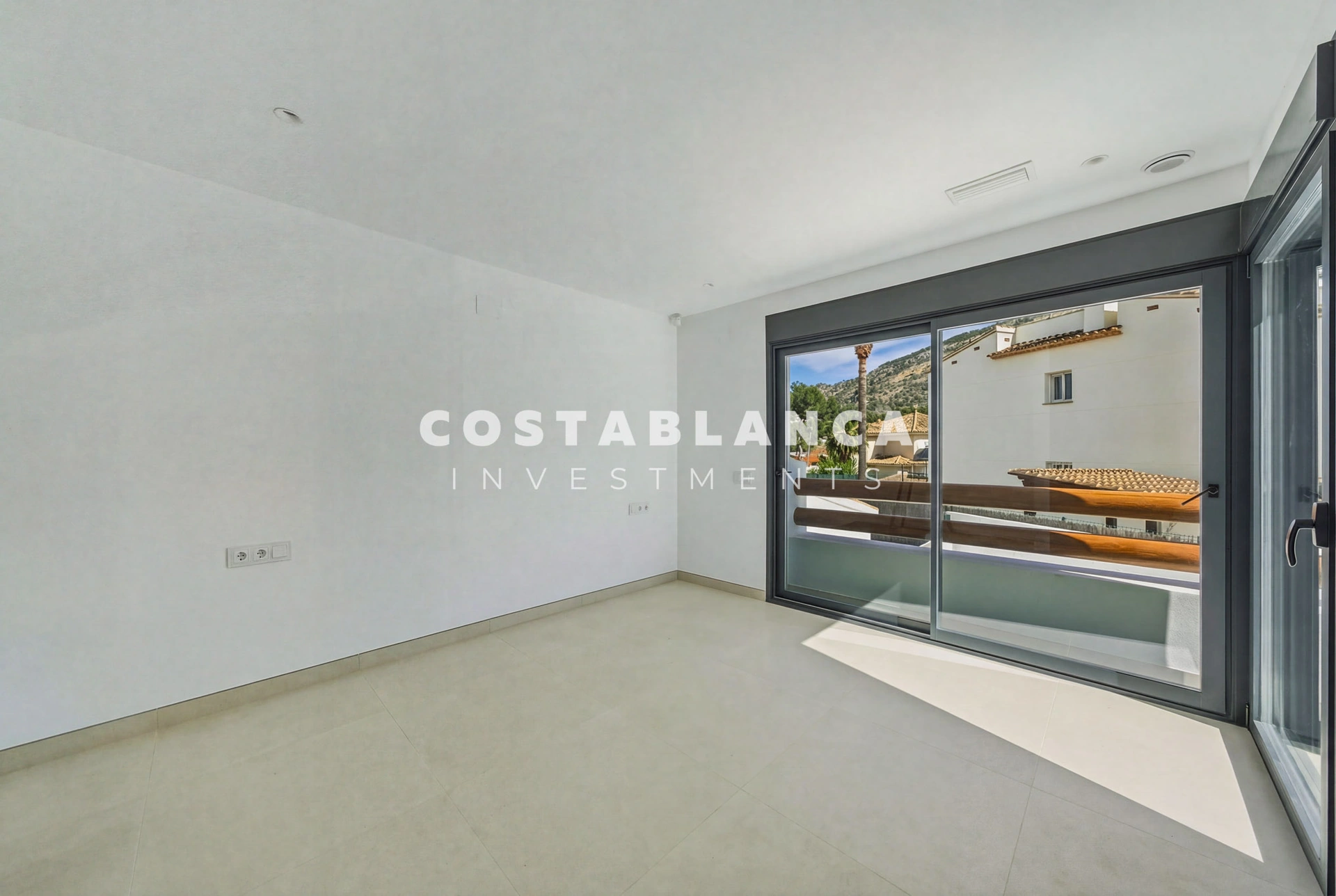 Villa for sale in Albir, Alicante