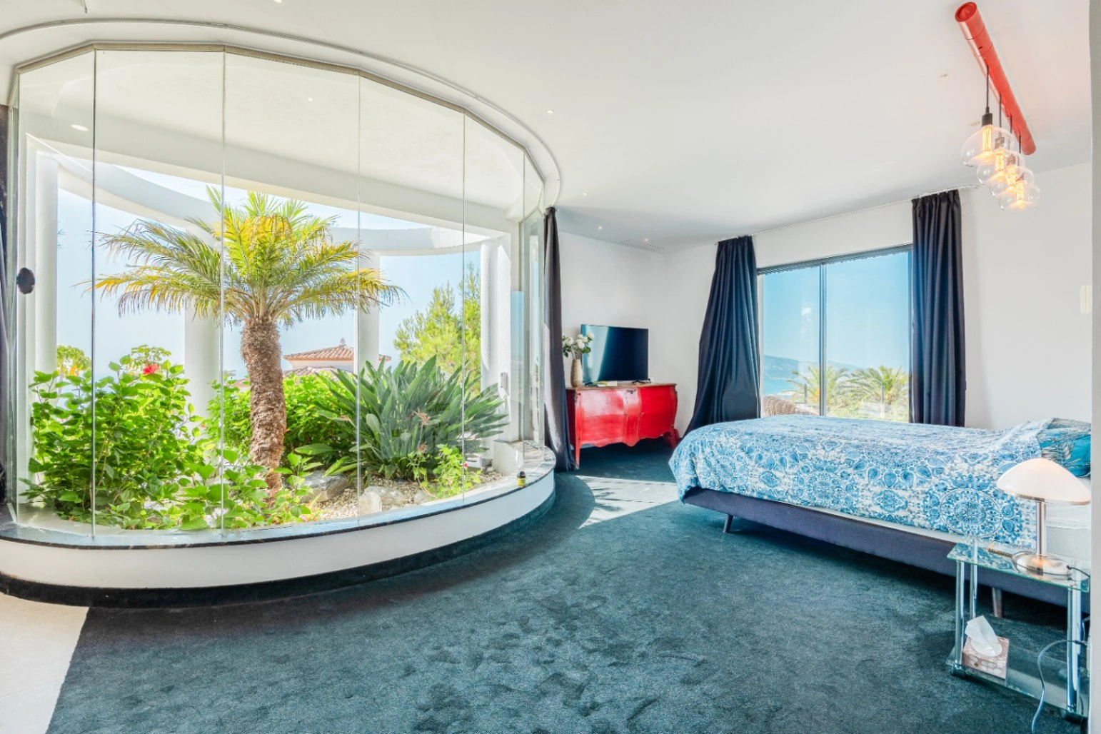 Luxury Villa with Spacious Garage and Sea Views for Sale in Altea la Vella