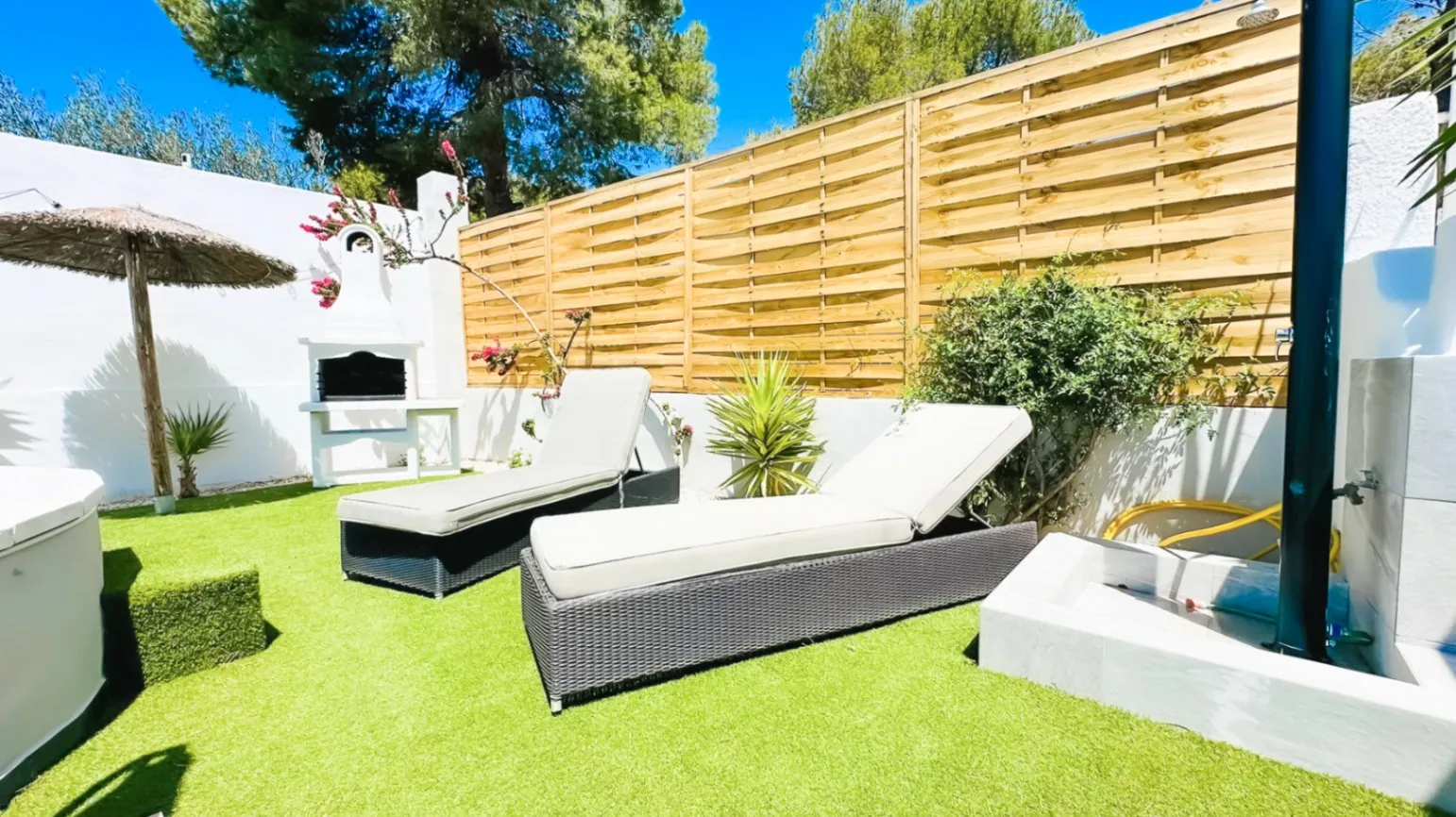 Villa In La Nucia With Pool and Garden For sale