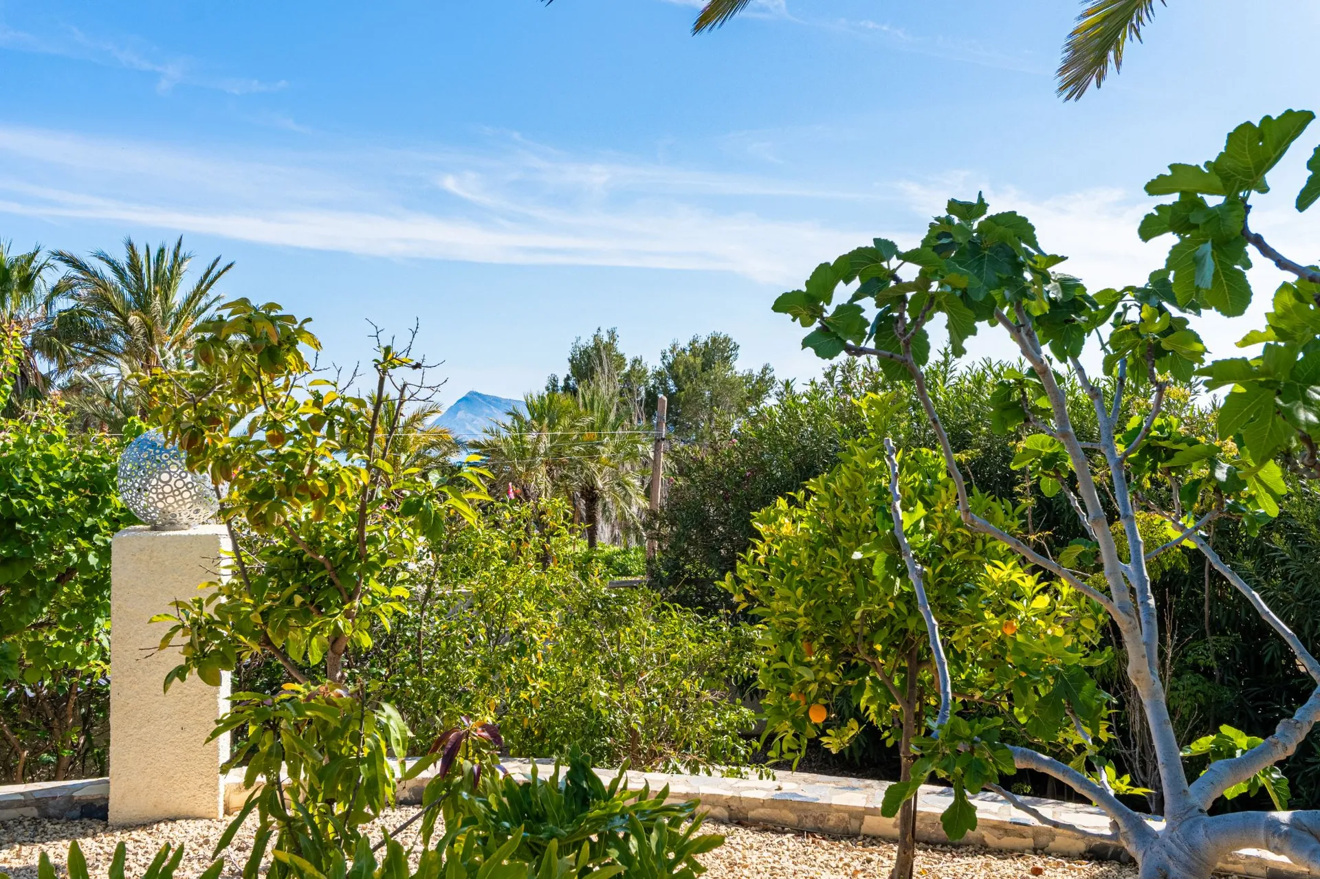 ELEGANT VILLA WITH PANORAMIC SEA VIEWS FOR SALE IN ALTEA