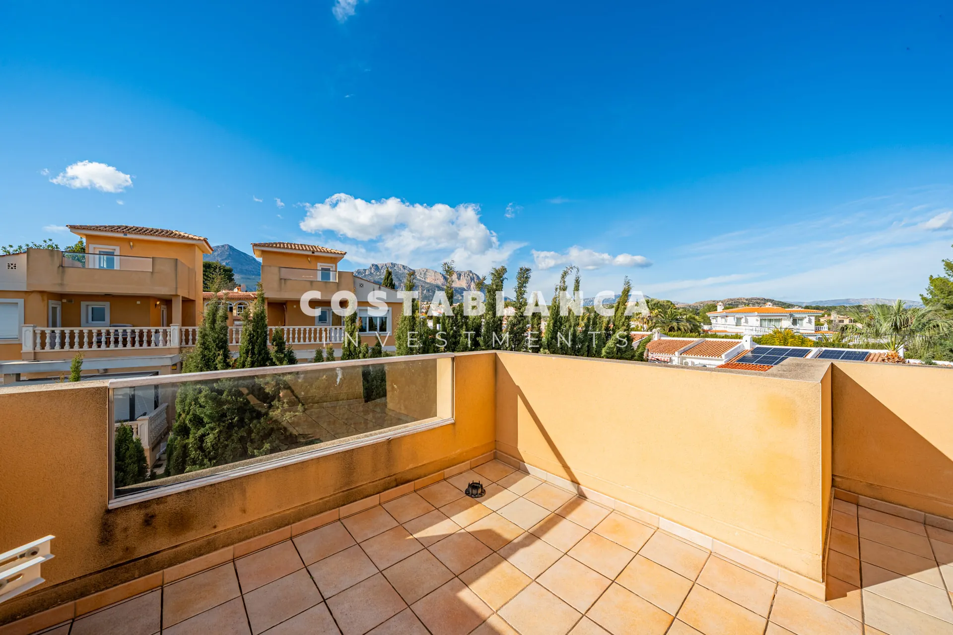 Villa for sale in La Nucía, Alicante