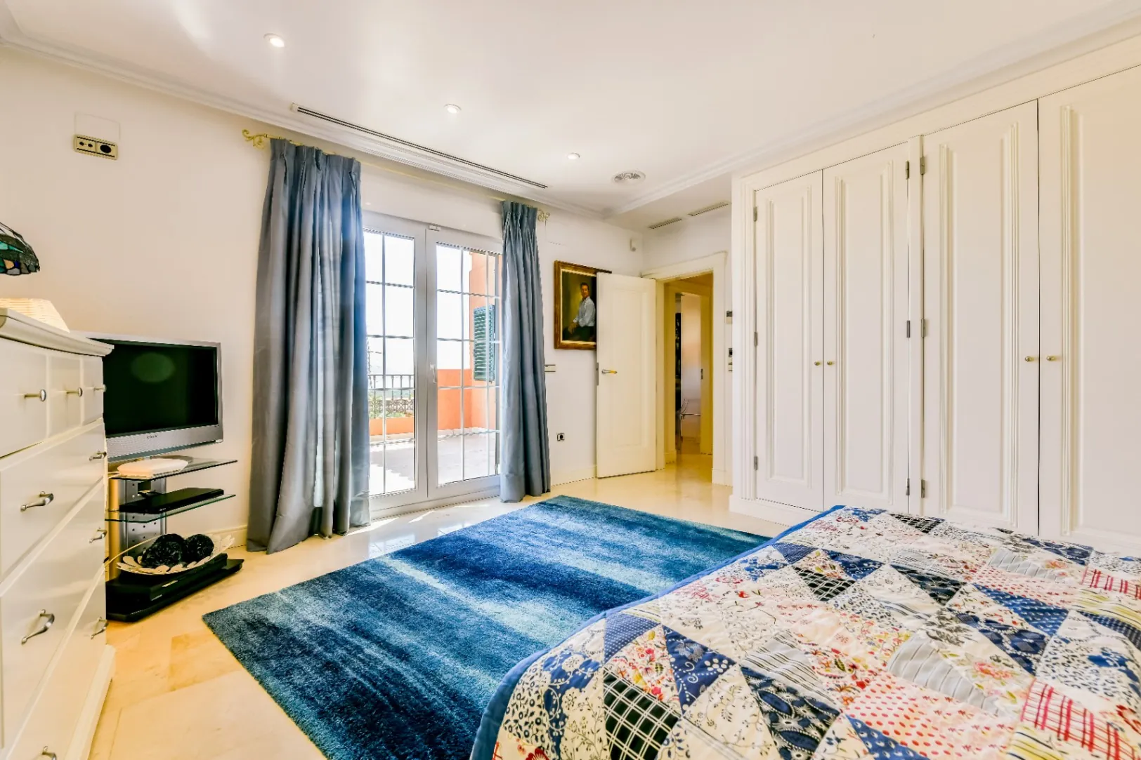 Luxury Mediterranean Villa near Golf Club for Sale in Altea la Vella