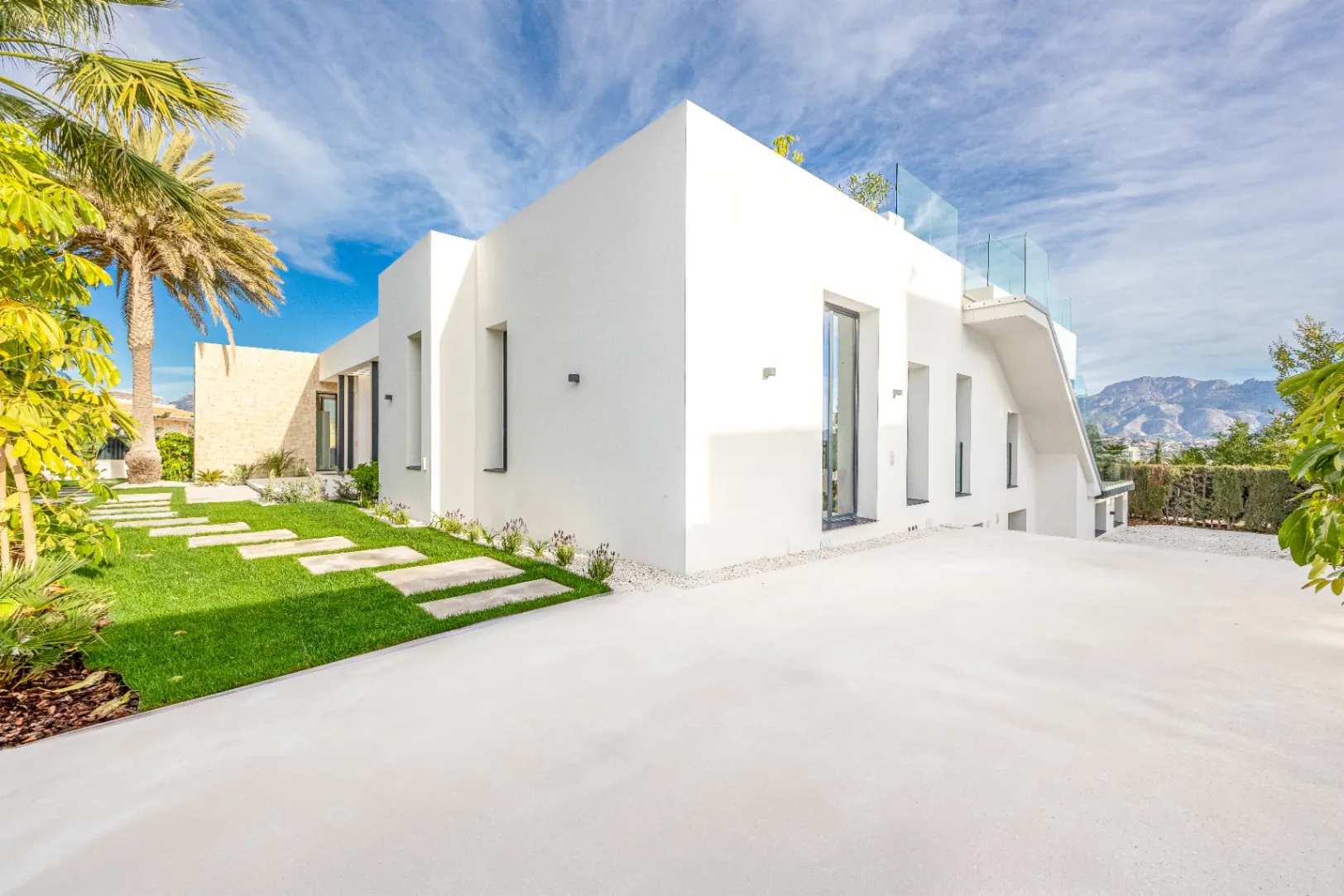 Villa for sale in Albir, Alicante