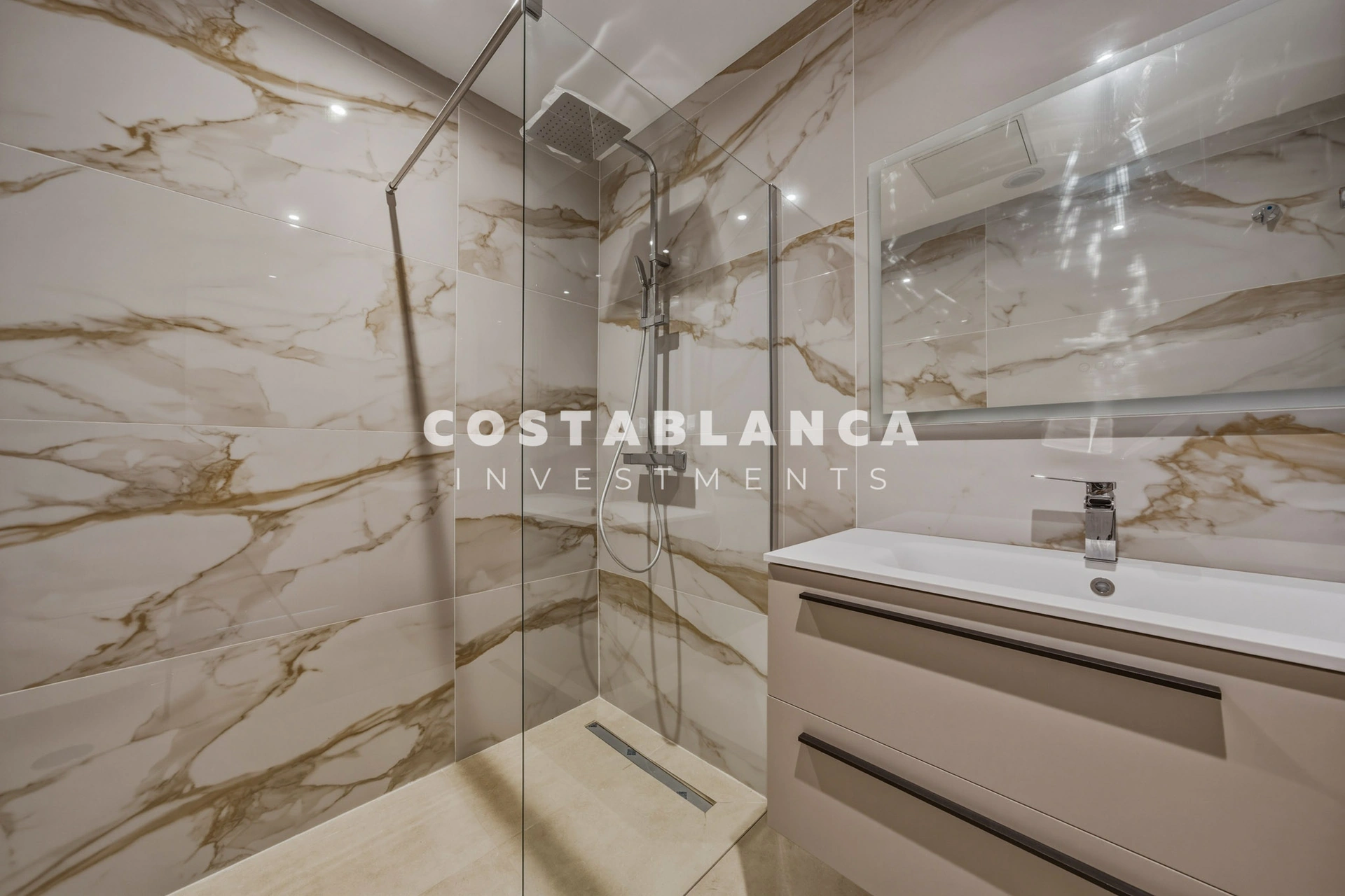 Villa for sale in Albir, Alicante