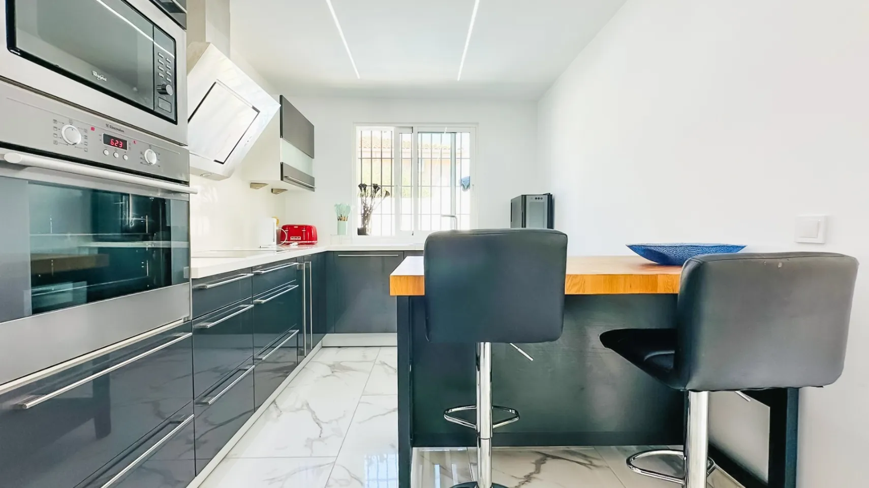 Villa In La Nucia With Pool and Garden For sale