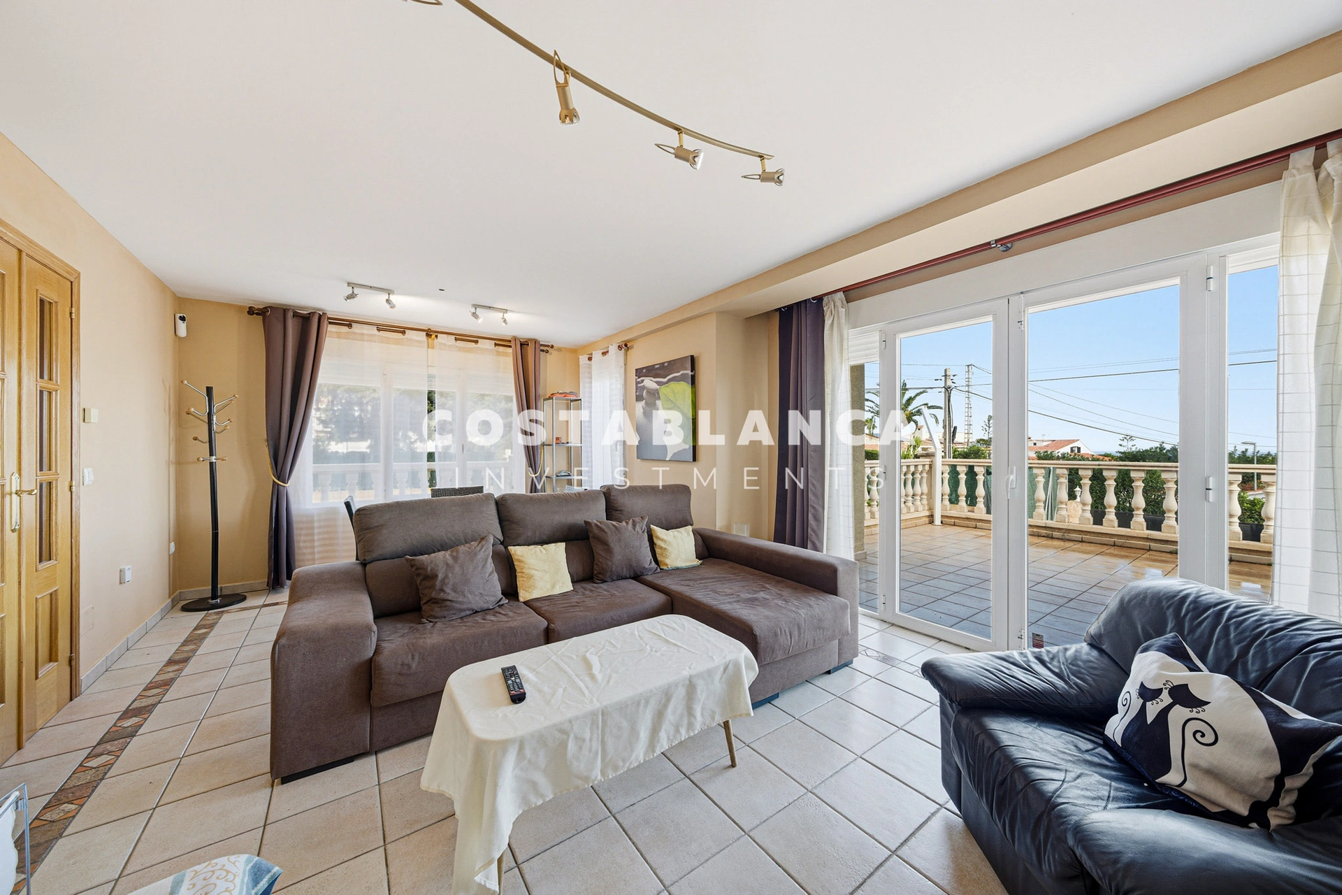 Villa for sale in La Nucía, Alicante