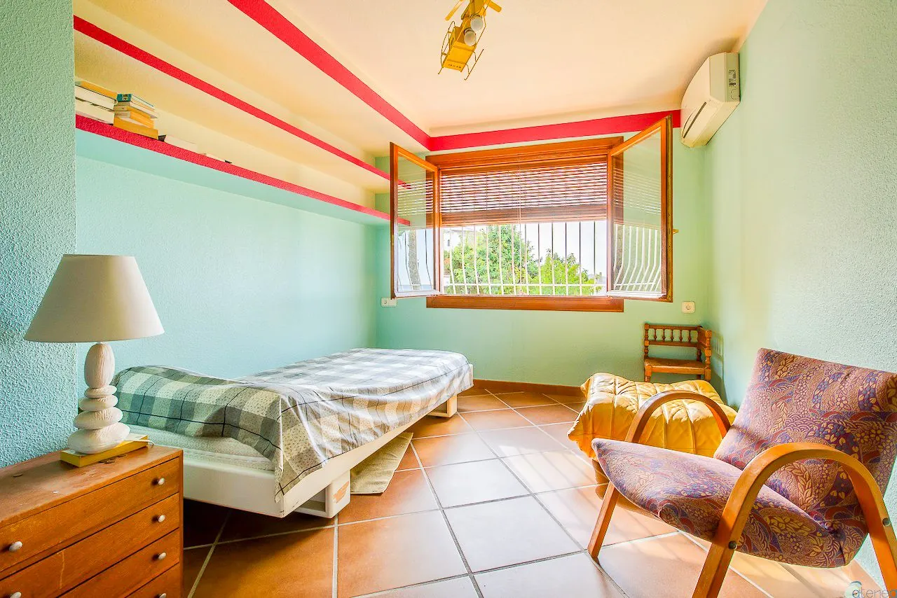 Mediterranean Villa with Garage for Sale in Altea