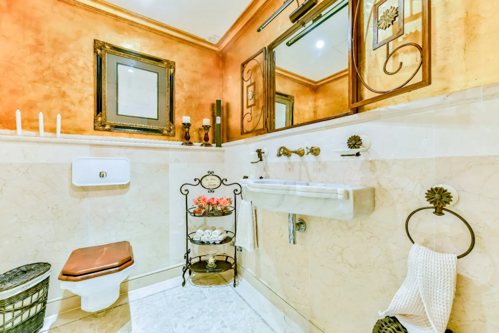Luxury Mediterranean Villa near Golf Club for Sale in Altea la Vella