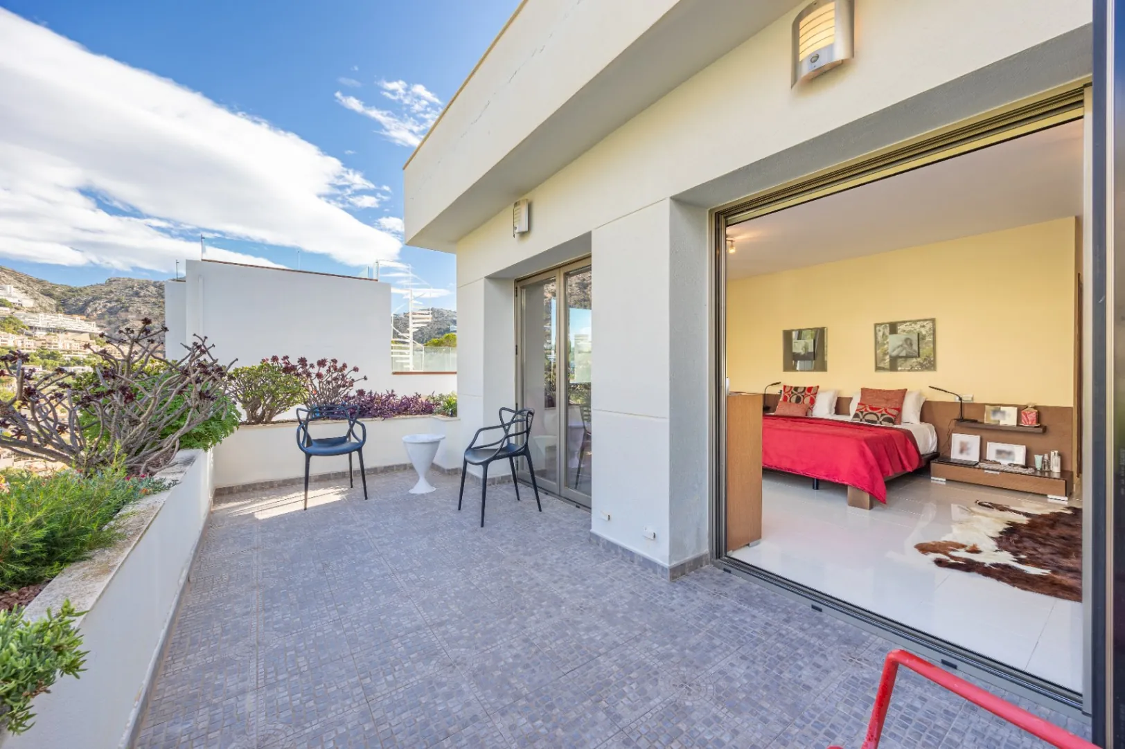 Stunning Villa with Mountain Views for Sale in Altea La Vella