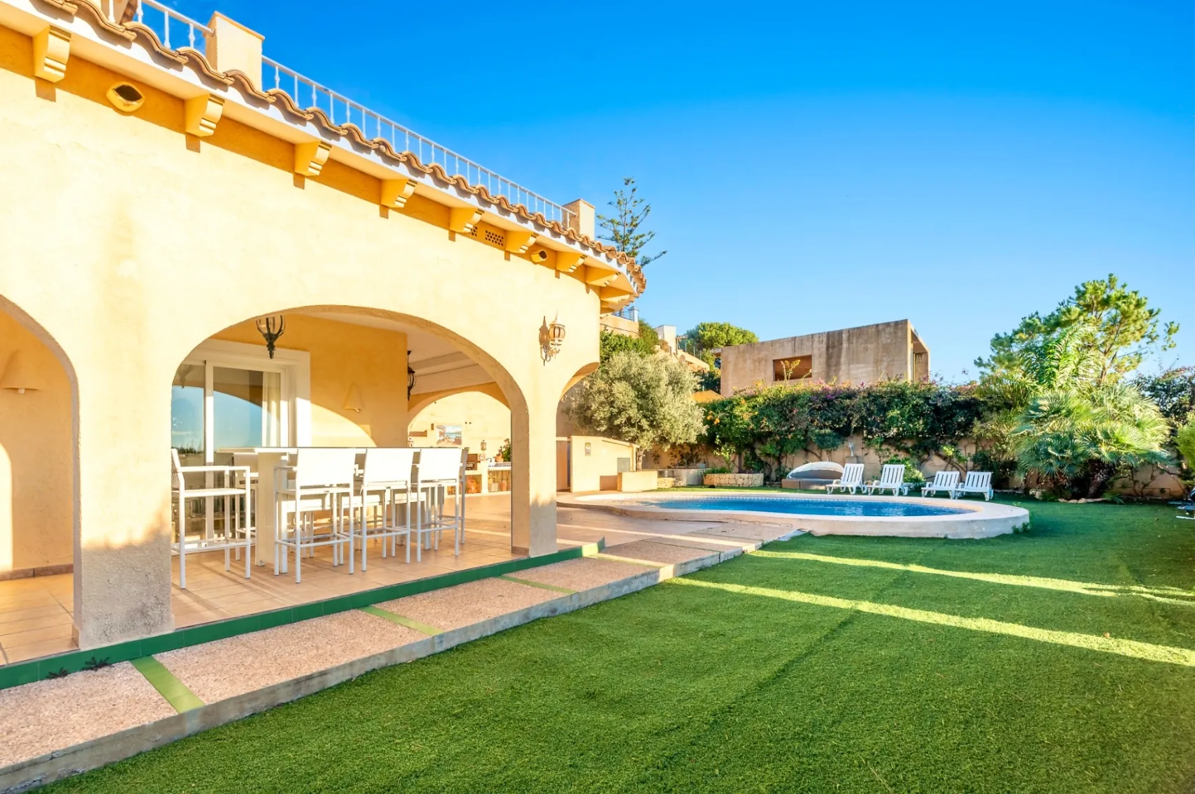 Two-story Mediterranean villa with Garage for Sale in Alhama Springs