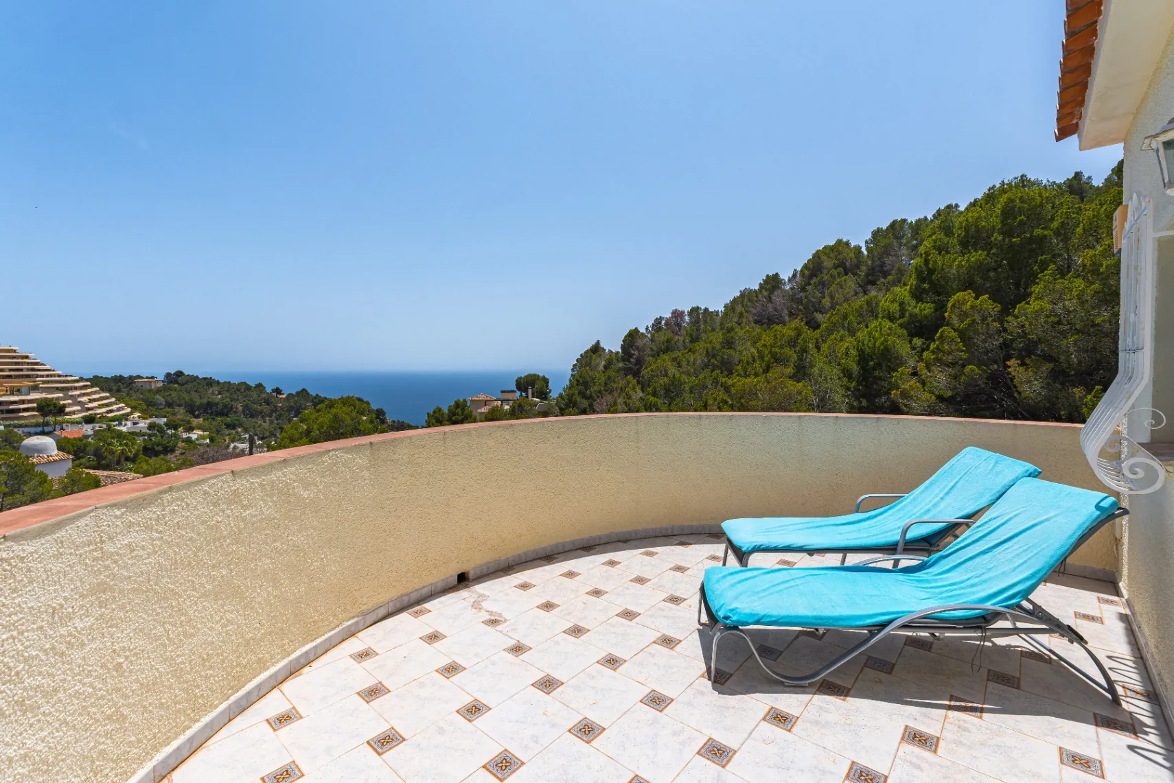 Villa for sale in Altea, Alicante