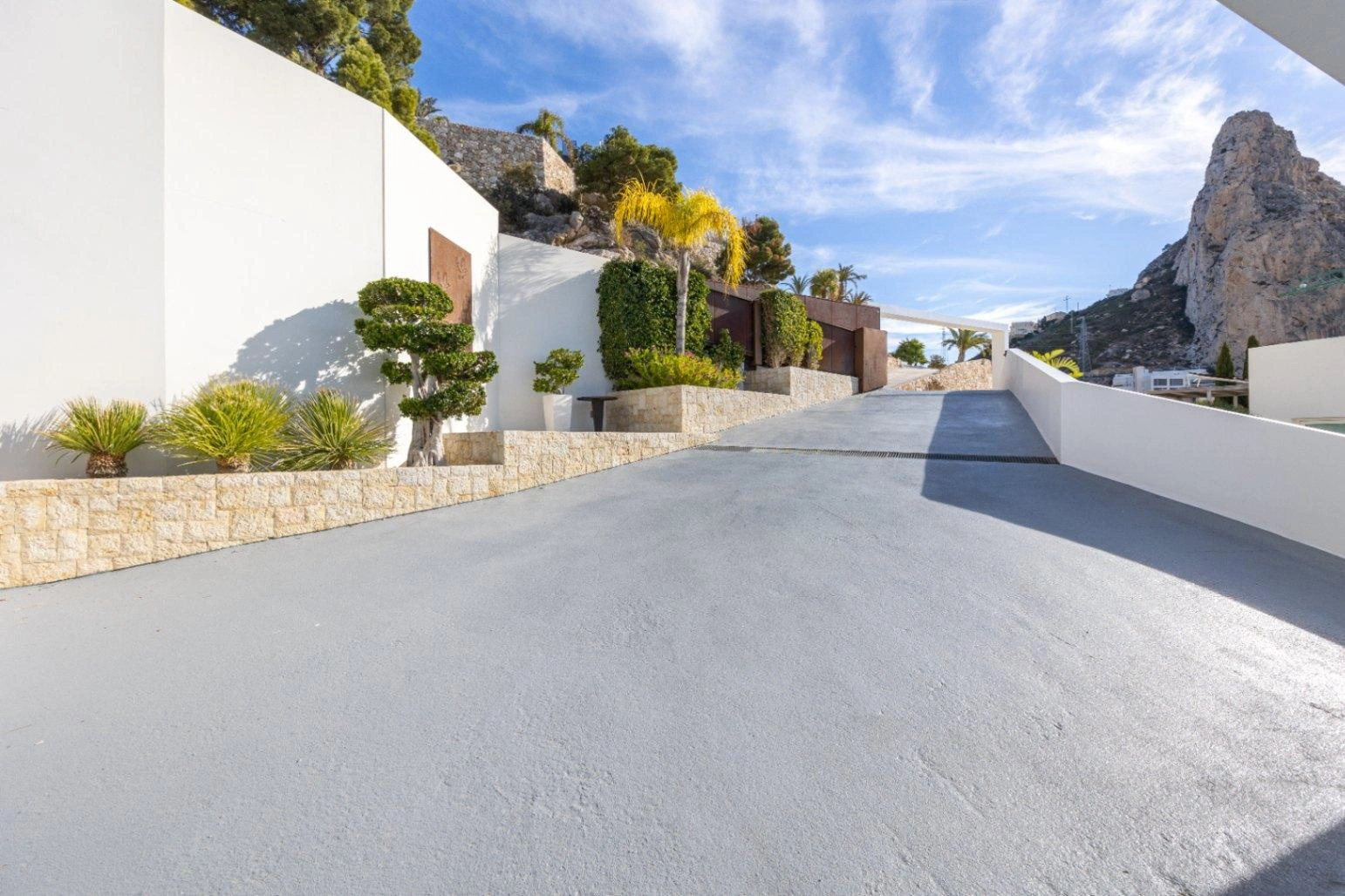 Modern Villa with Sea Views for Sale in Altea