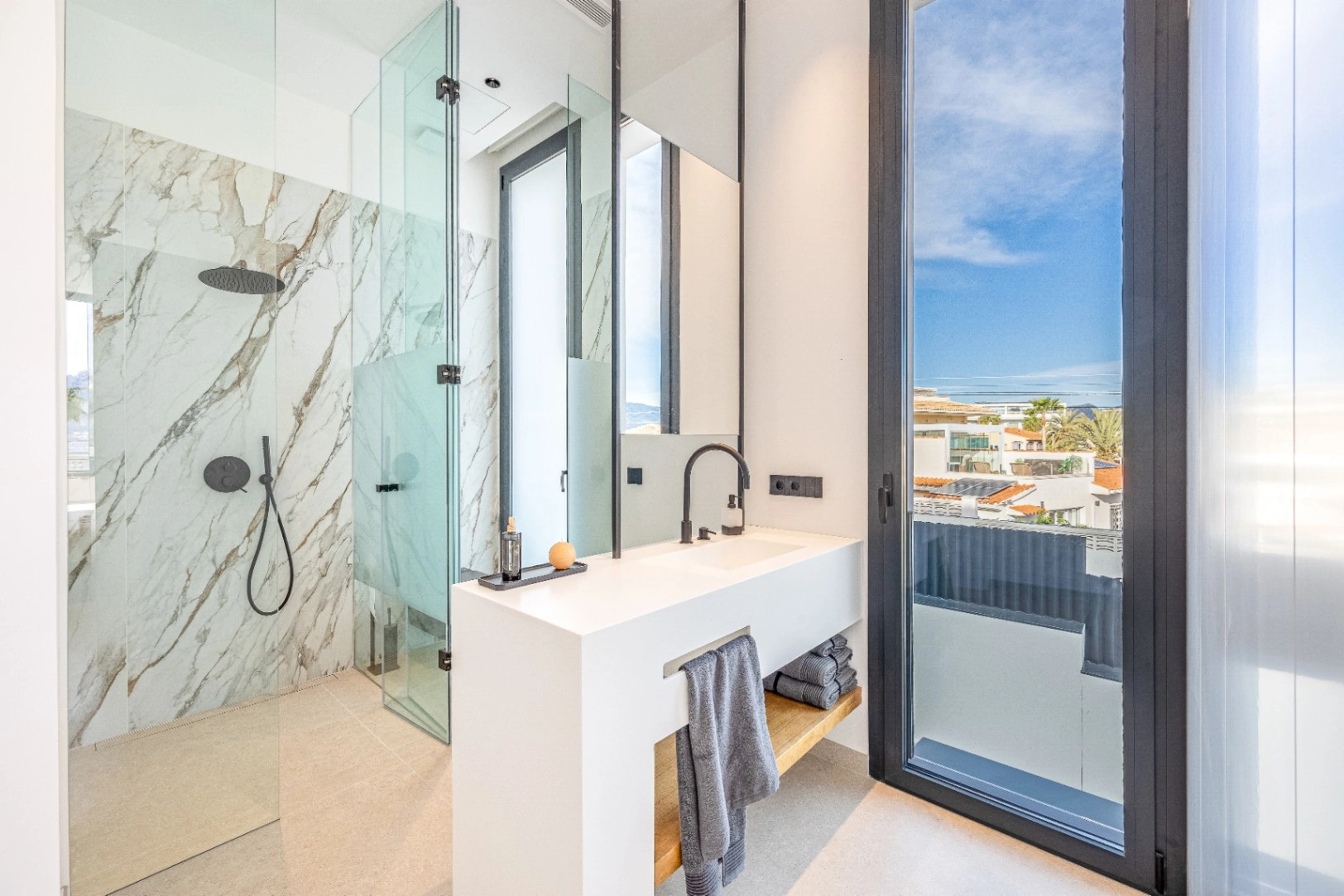 Villa for sale in Albir, Alicante