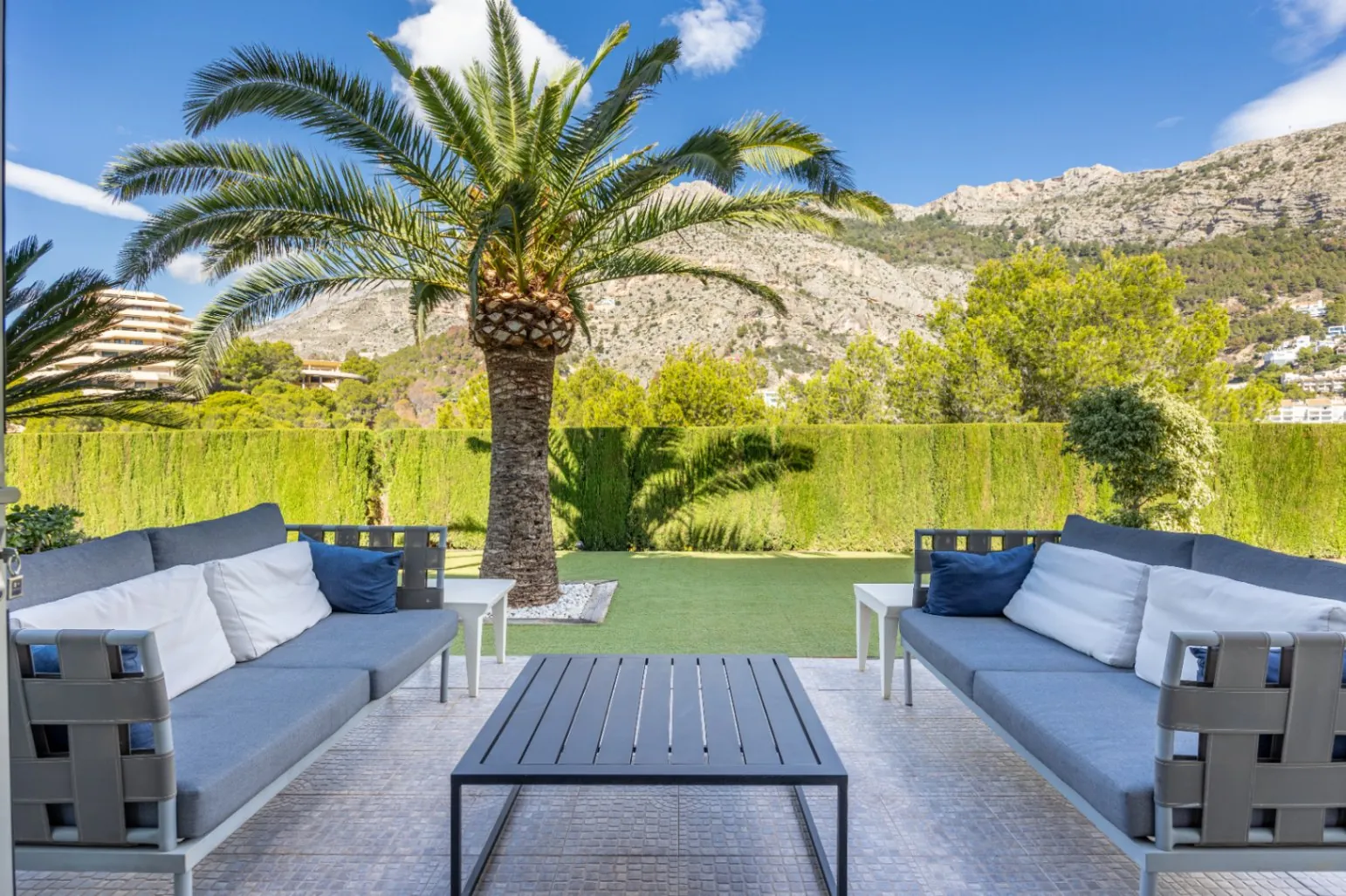 Stunning Villa with Mountain Views for Sale in Altea La Vella